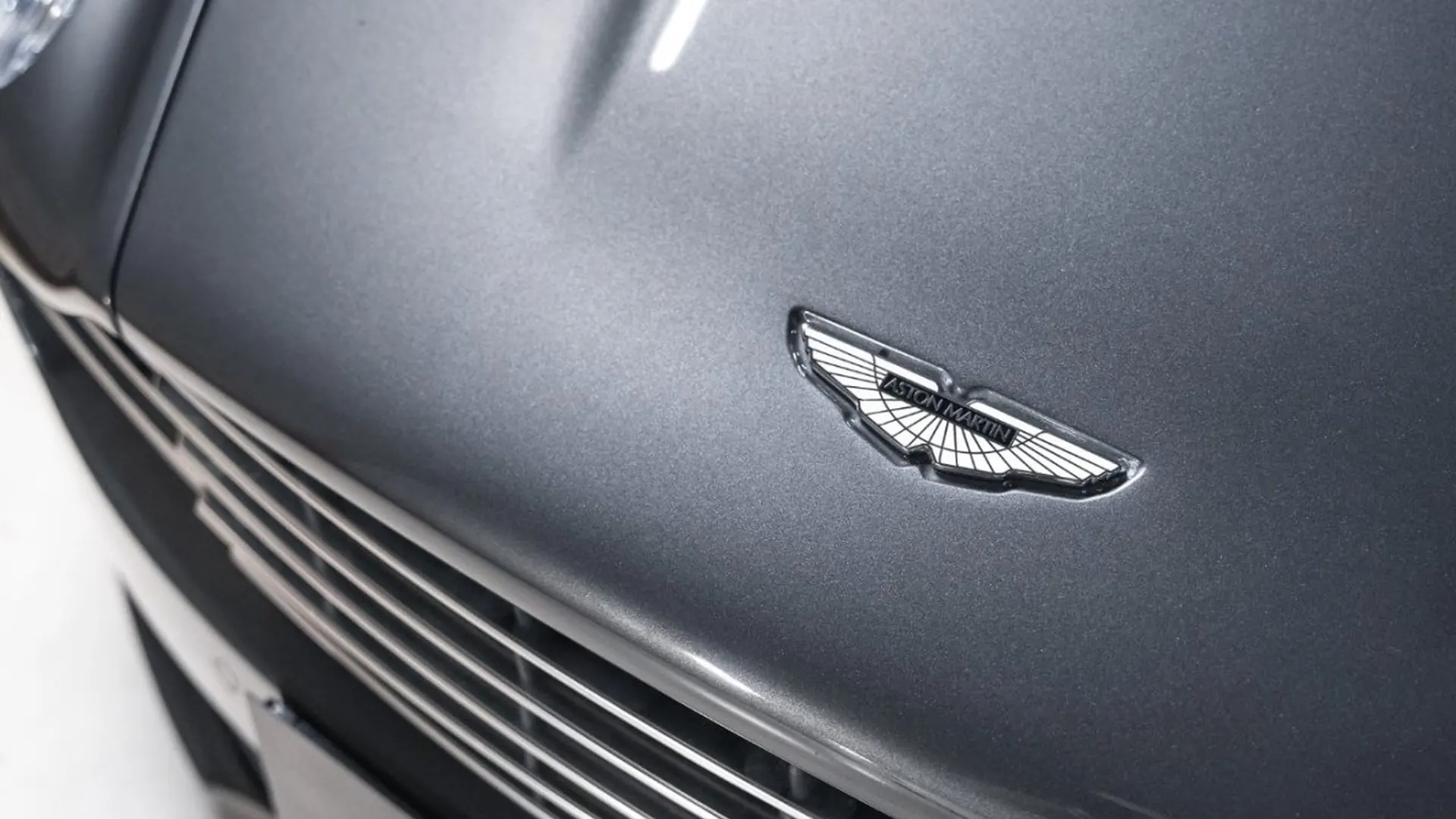 Aston Martin DBS — photo 7