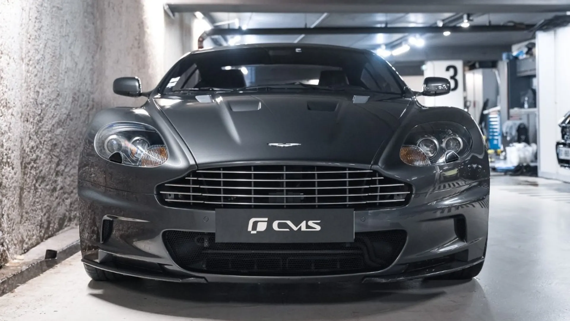Aston Martin DBS — photo 2
