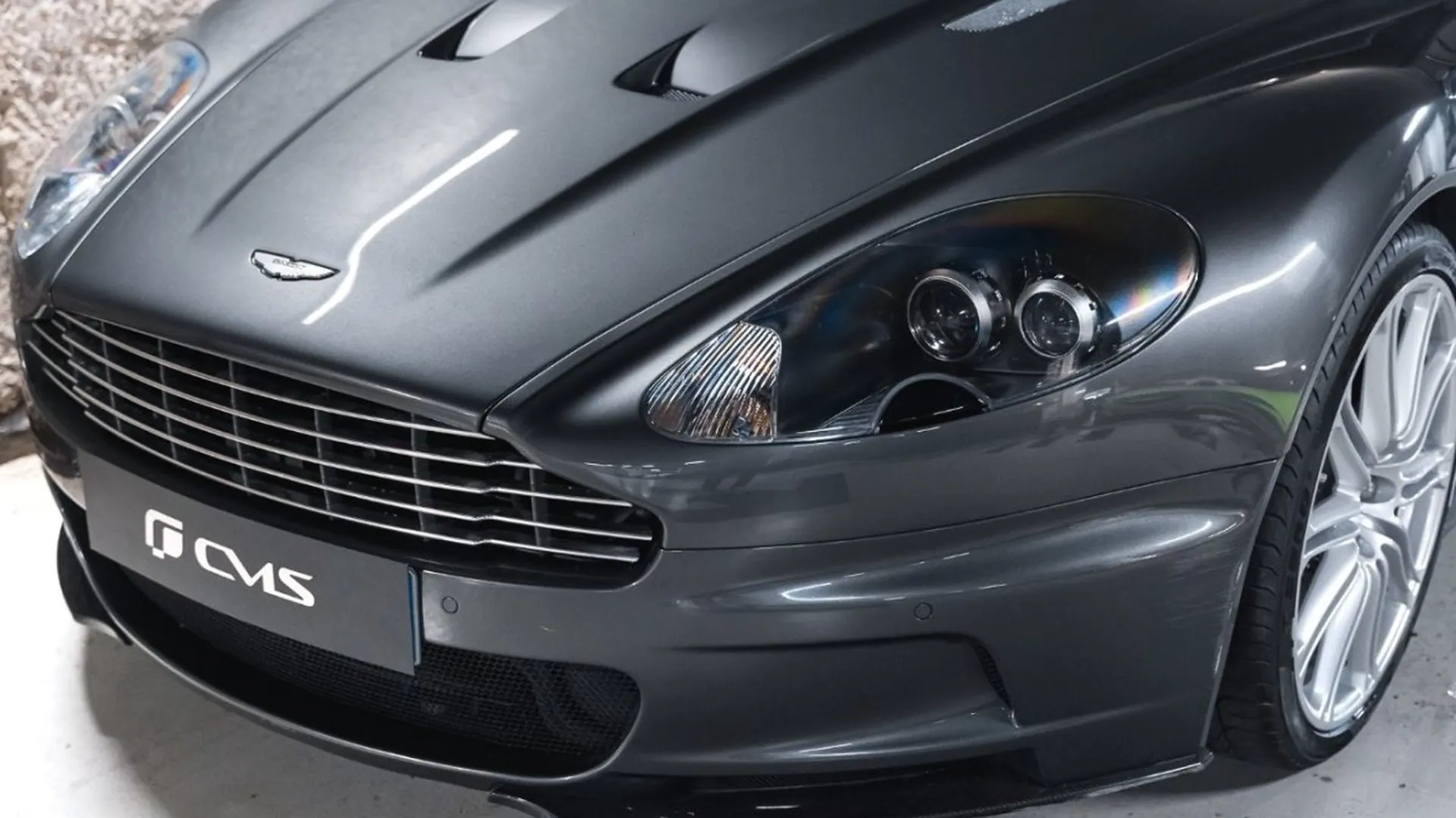 Aston Martin DBS — photo 4