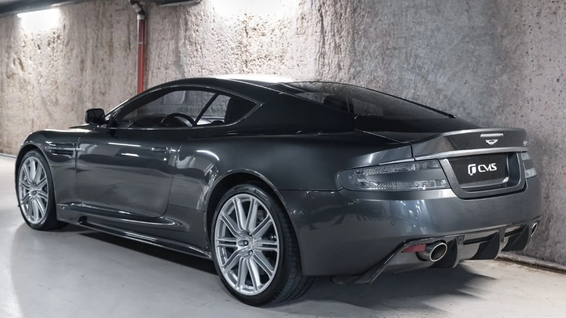 Aston Martin DBS — photo 15