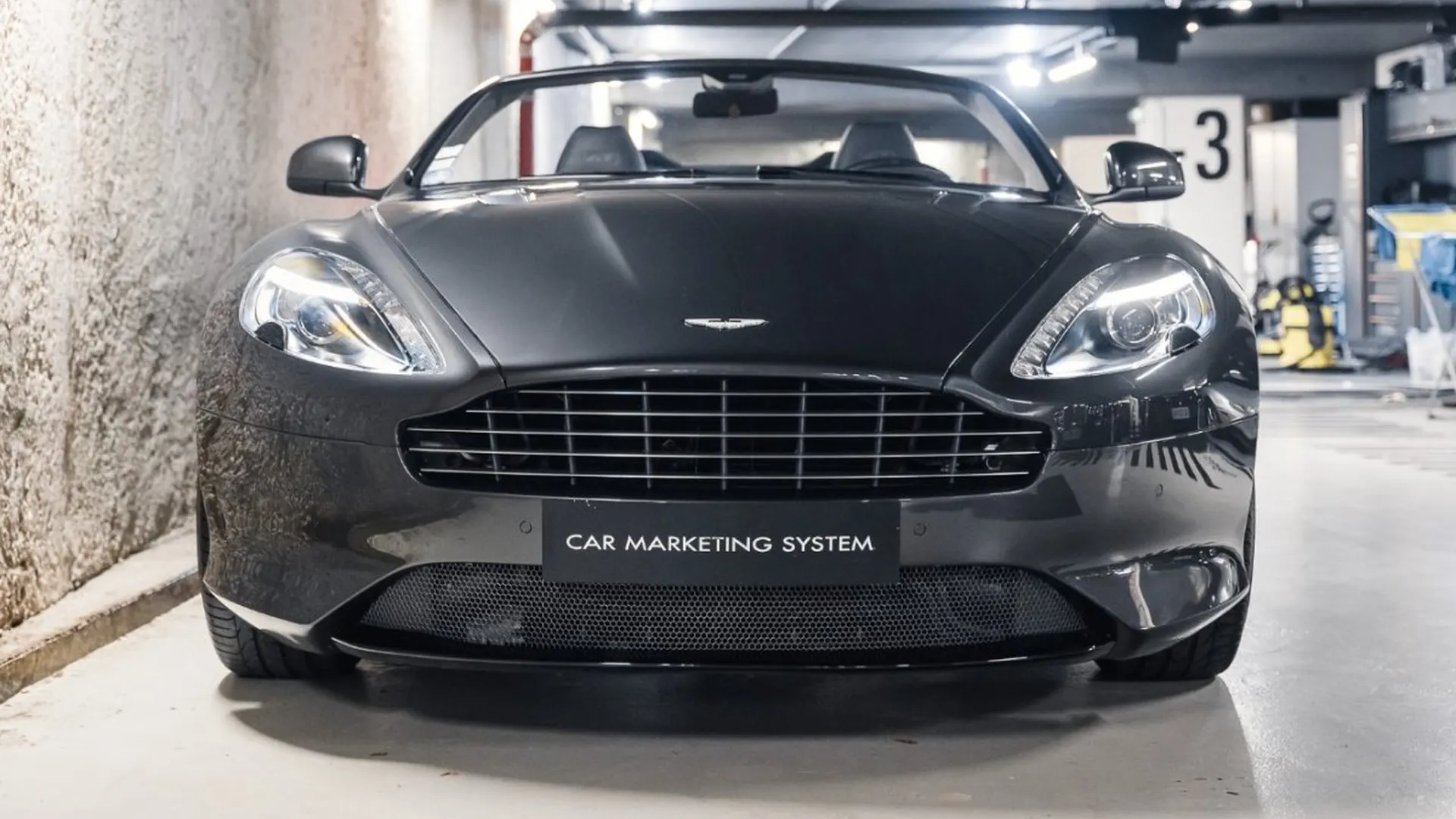 Aston Martin DB9 — photo 3