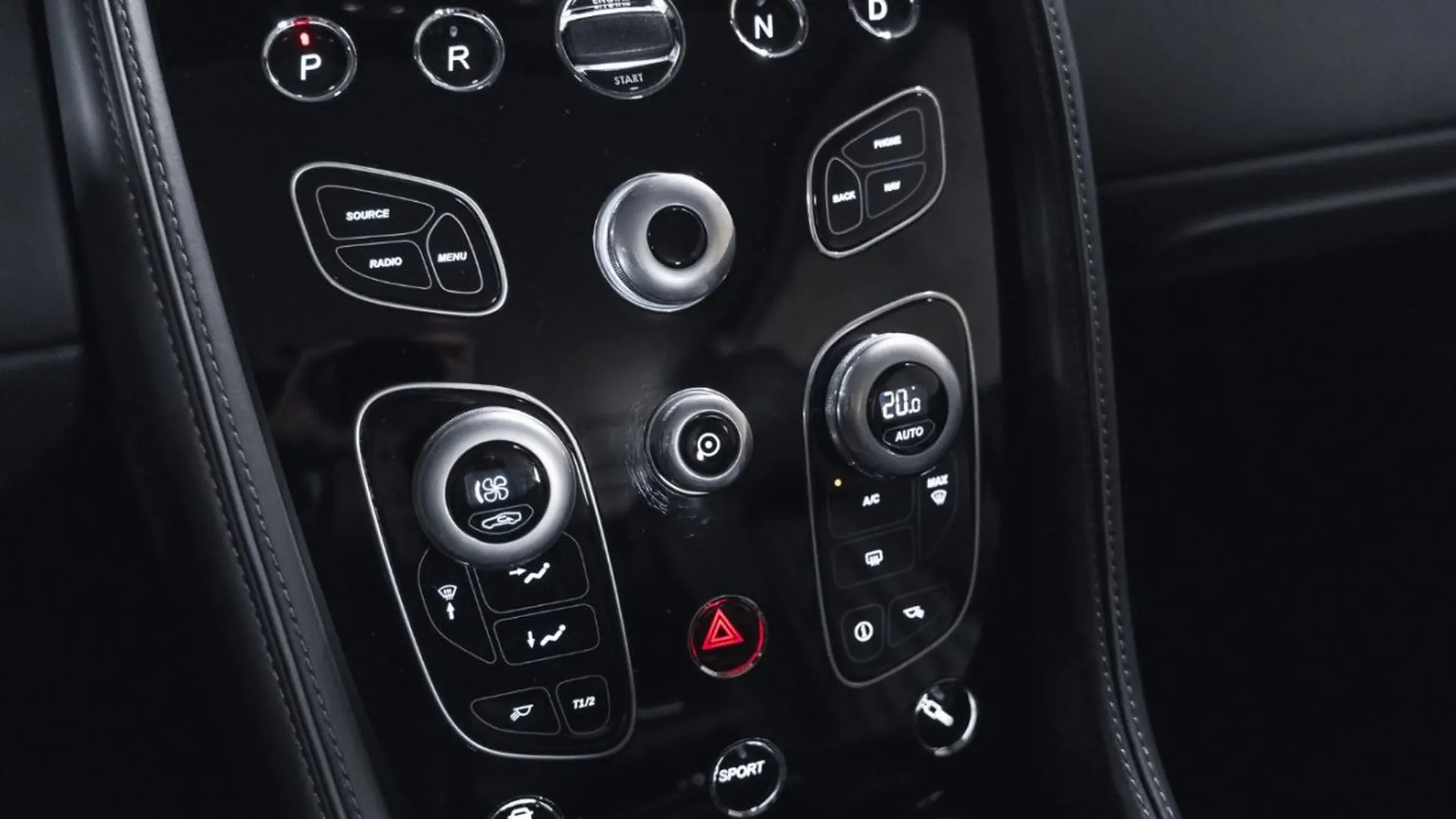 Aston Martin DB9 — photo 32