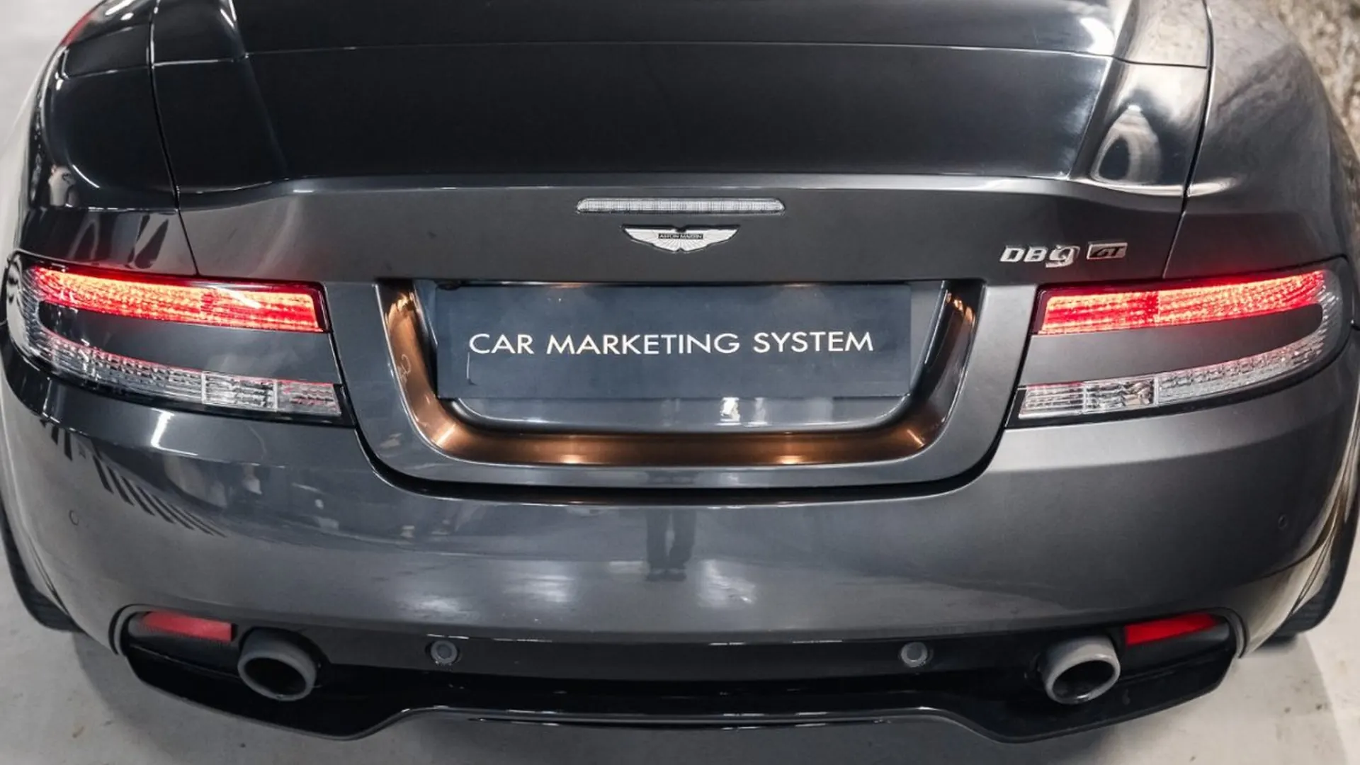 Aston Martin DB9 — photo 22