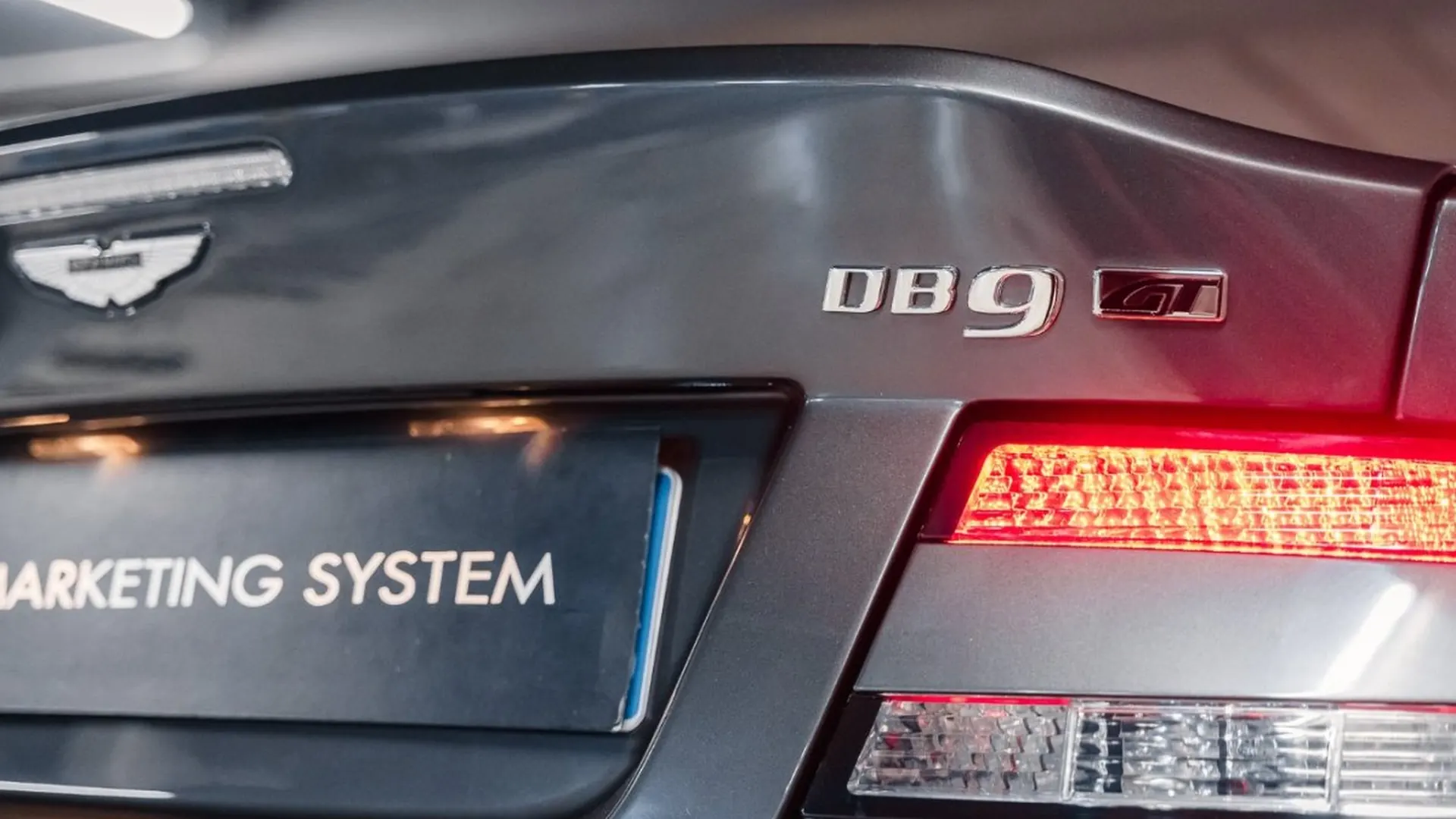 Aston Martin DB9 — photo 19