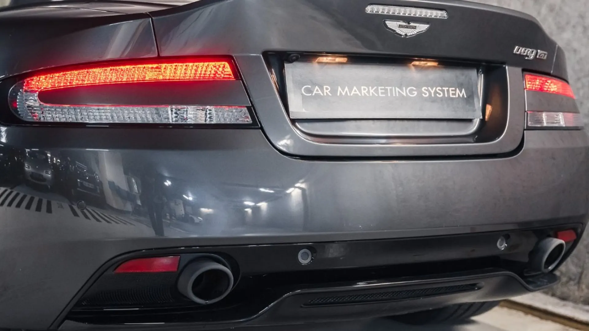 Aston Martin DB9 — photo 17