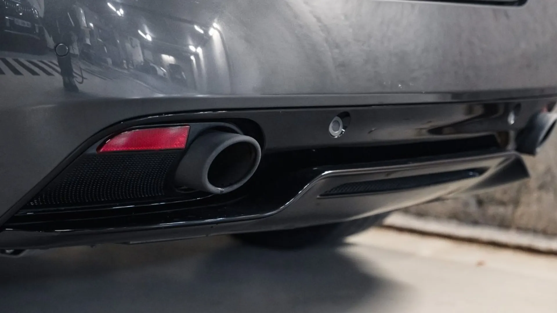 Aston Martin DB9 — photo 20