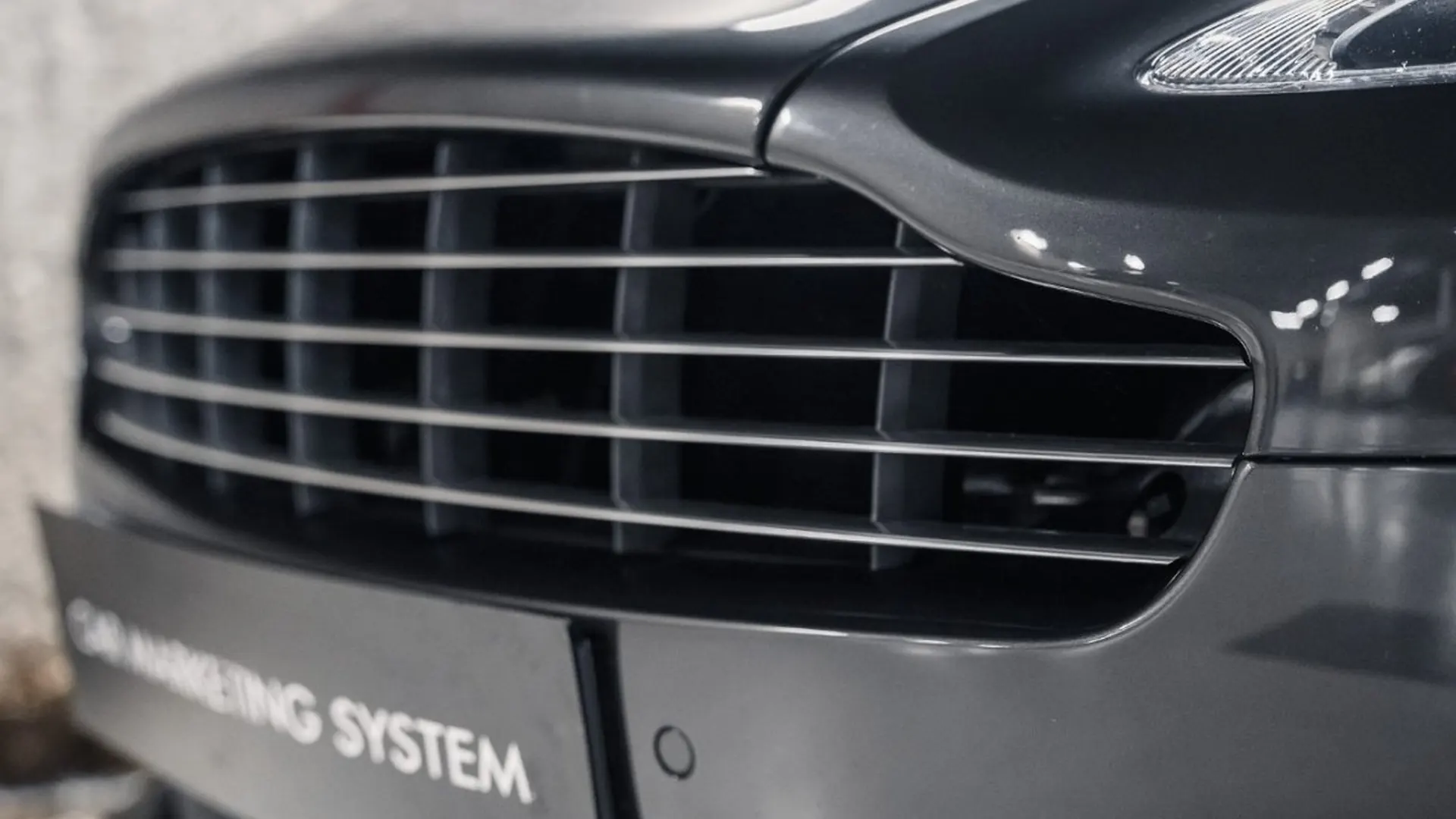 Aston Martin DB9 — photo 8