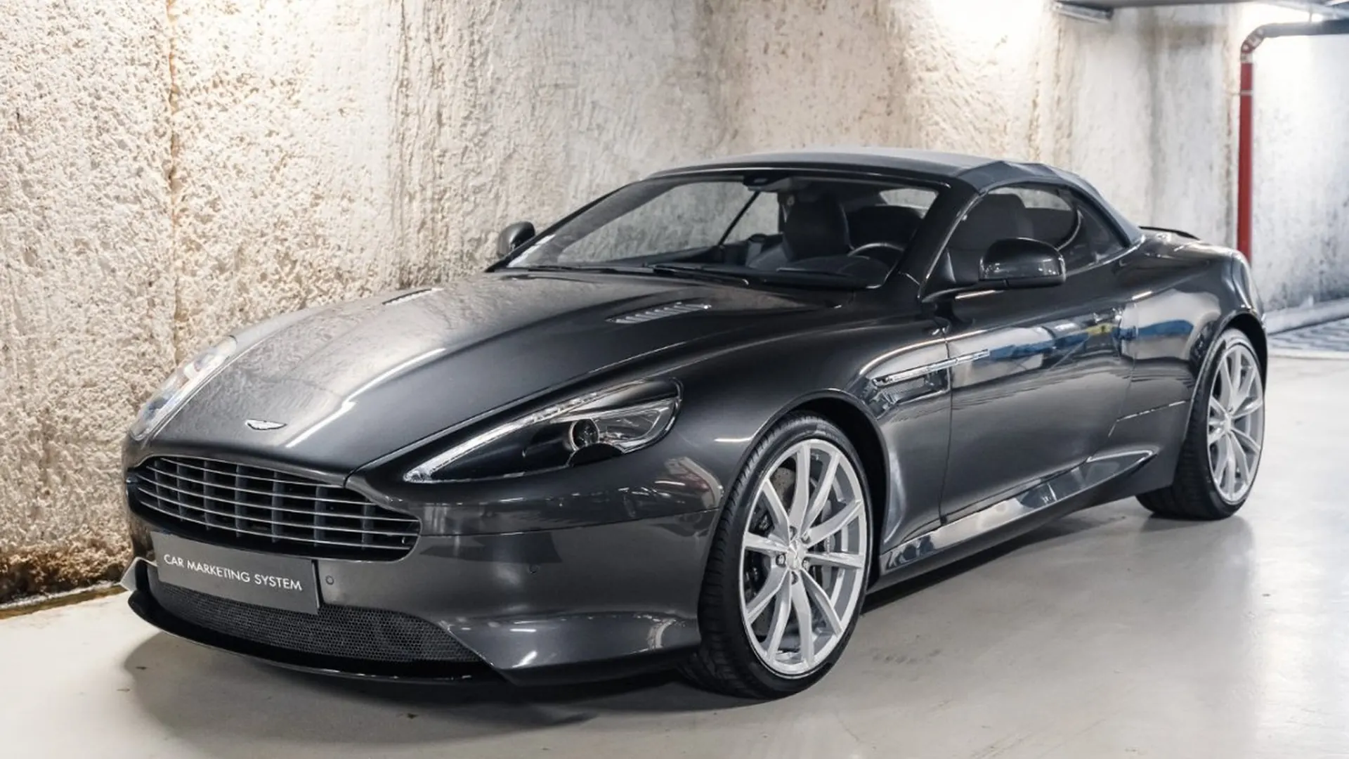 Aston Martin DB9 — photo 2
