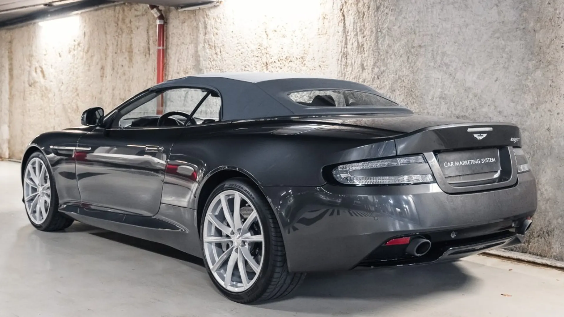 Aston Martin DB9 — photo 14