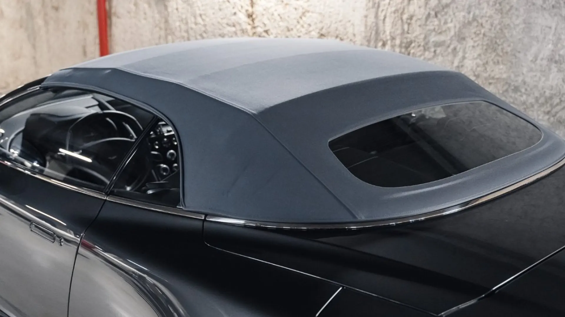 Aston Martin DB9 — photo 15