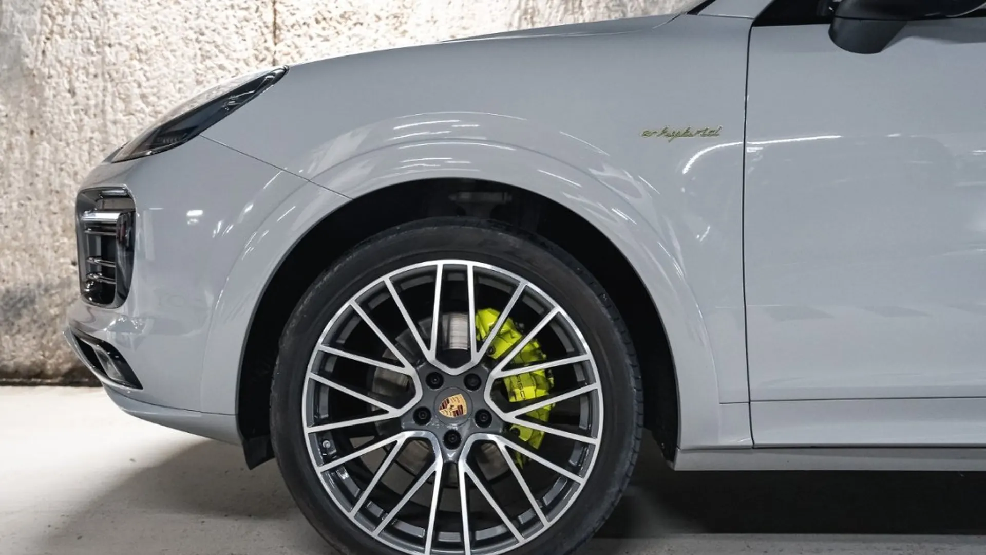 Porsche Cayenne — photo 9