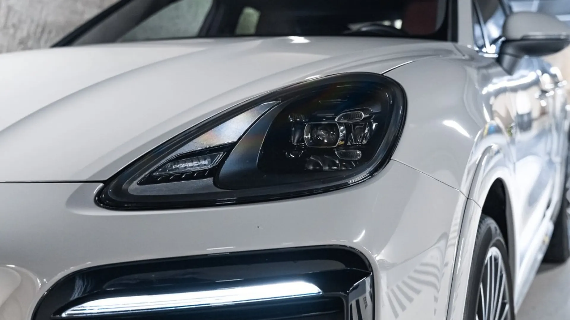 Porsche Cayenne — photo 5