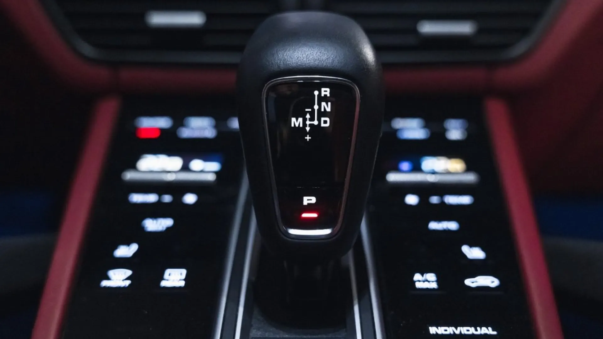 Porsche Cayenne — photo 43