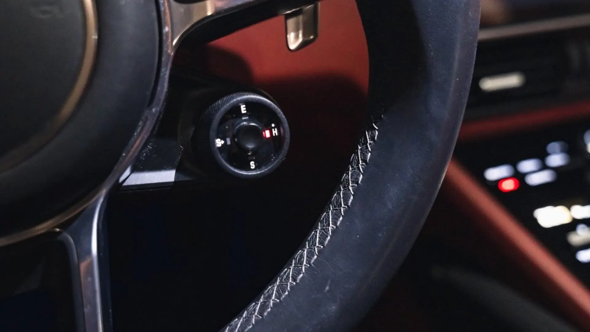 Porsche Cayenne — photo 35