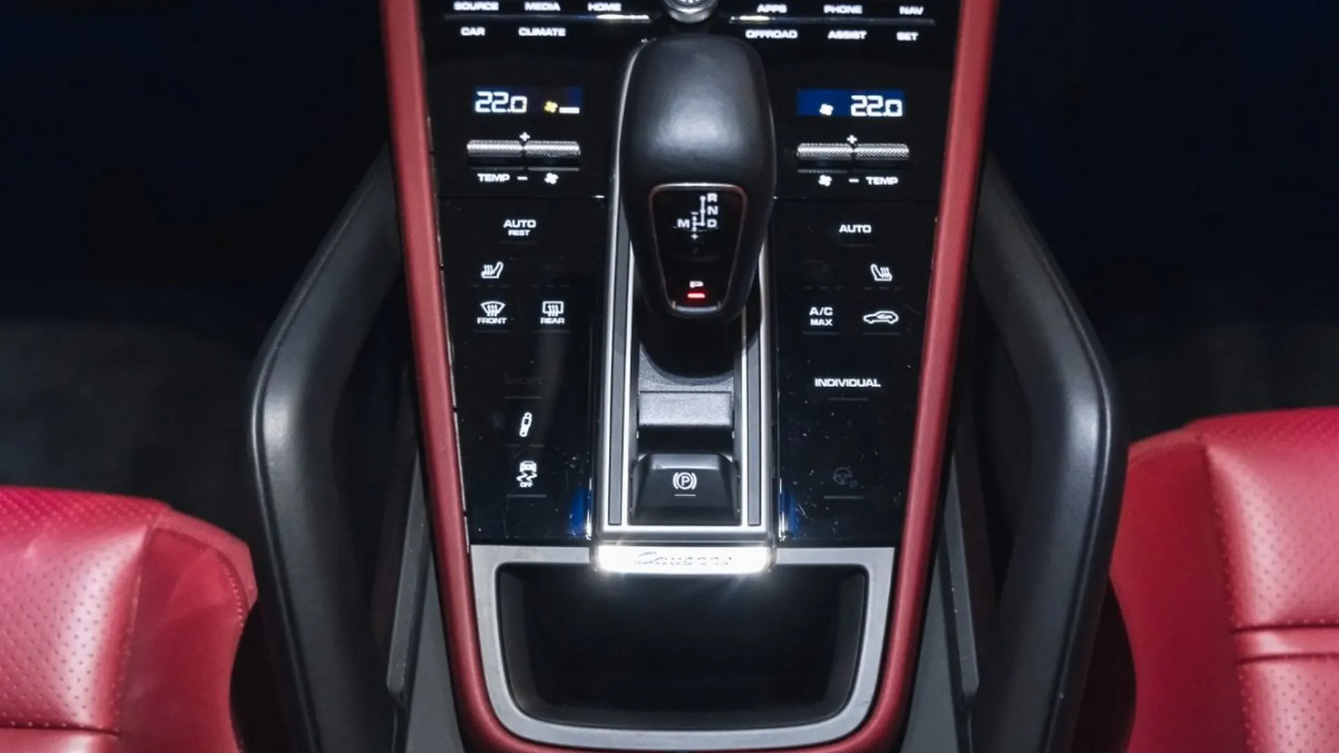Porsche Cayenne — photo 42