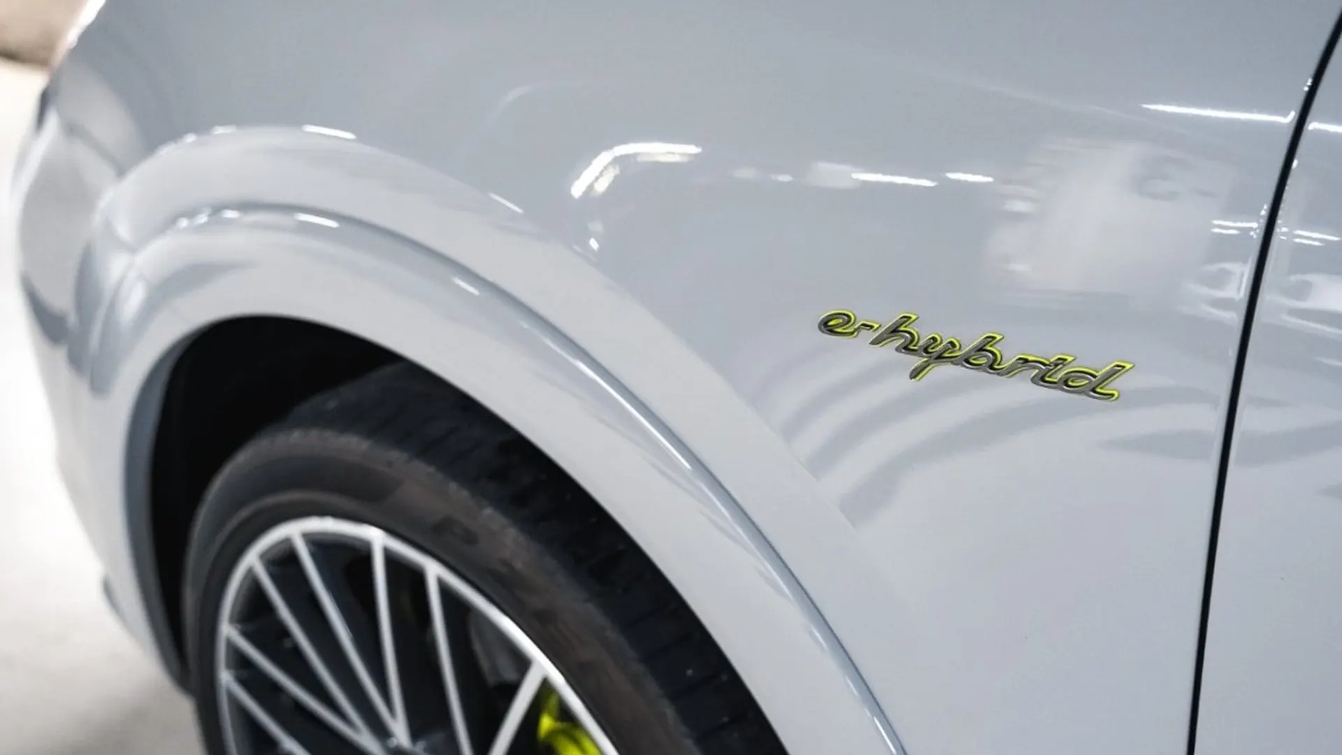 Porsche Cayenne — photo 11