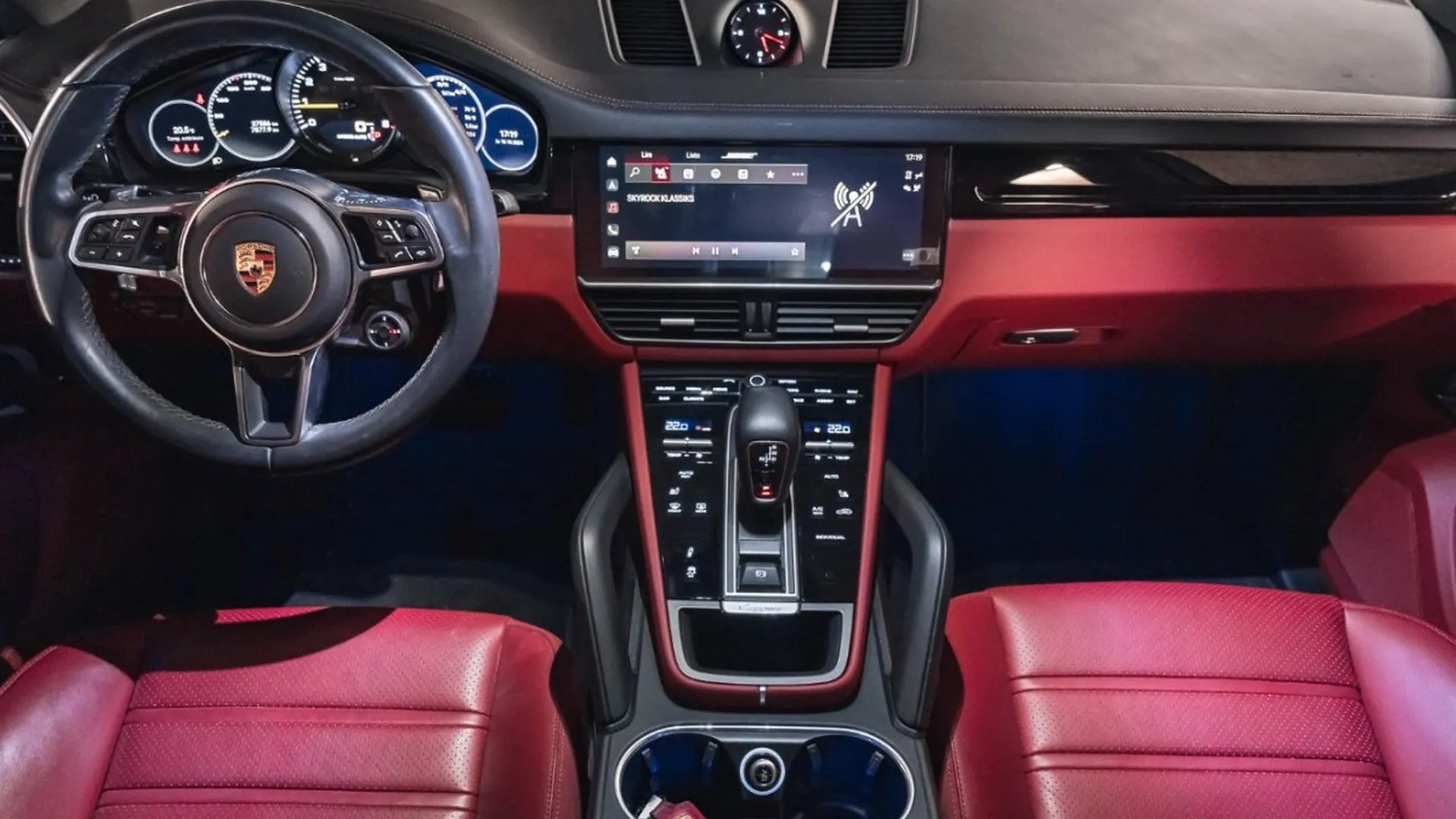 Porsche Cayenne — photo 38