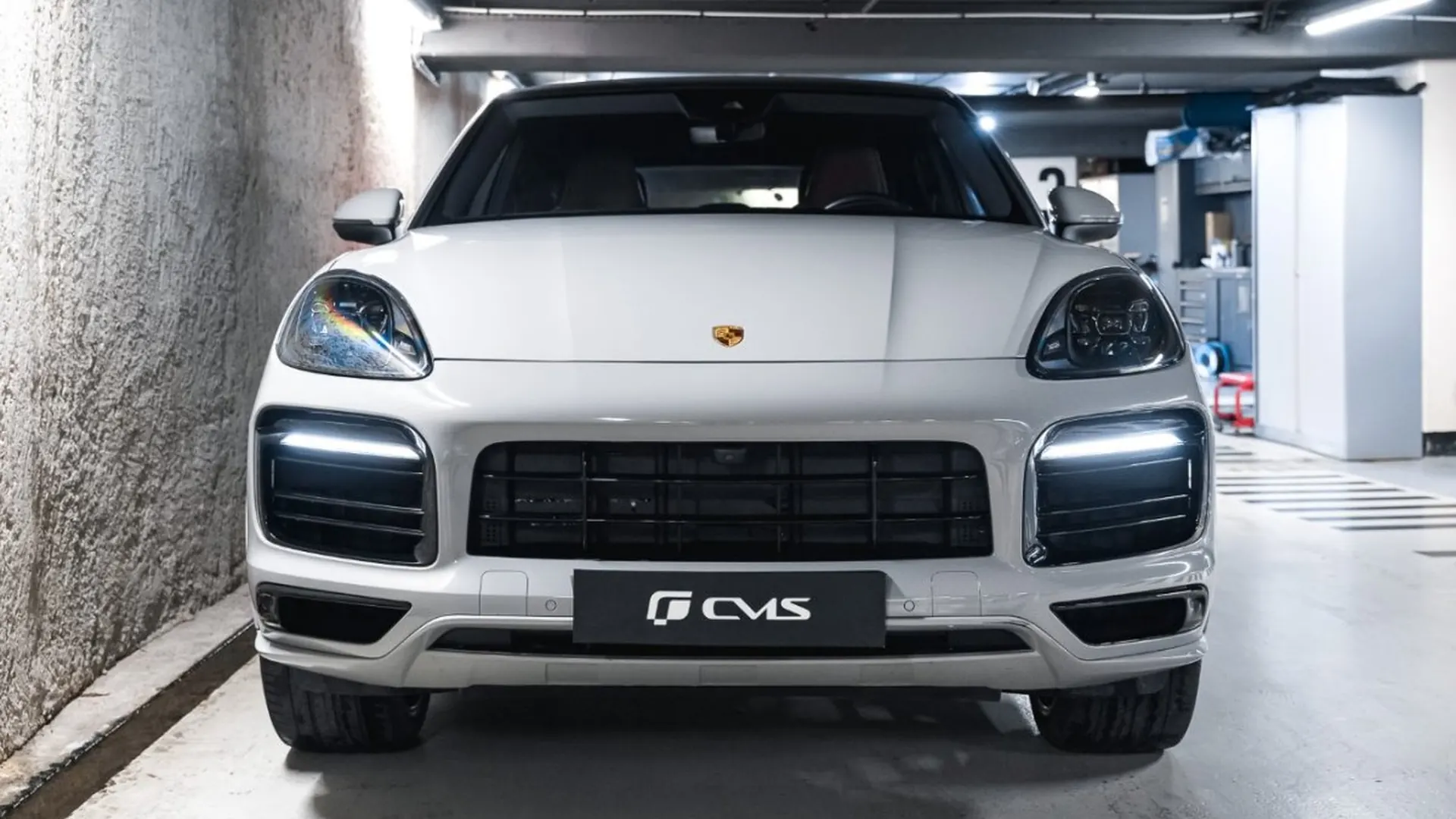 Porsche Cayenne — photo 2