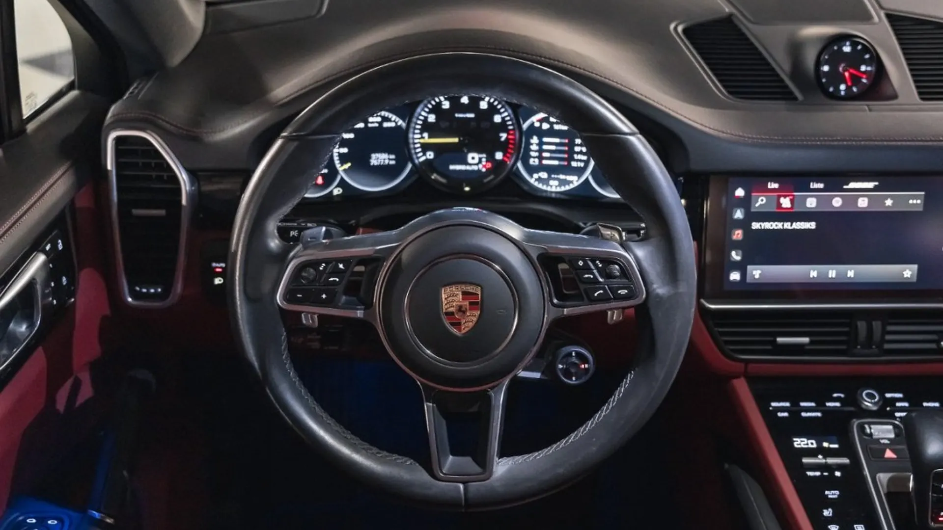 Porsche Cayenne — photo 33