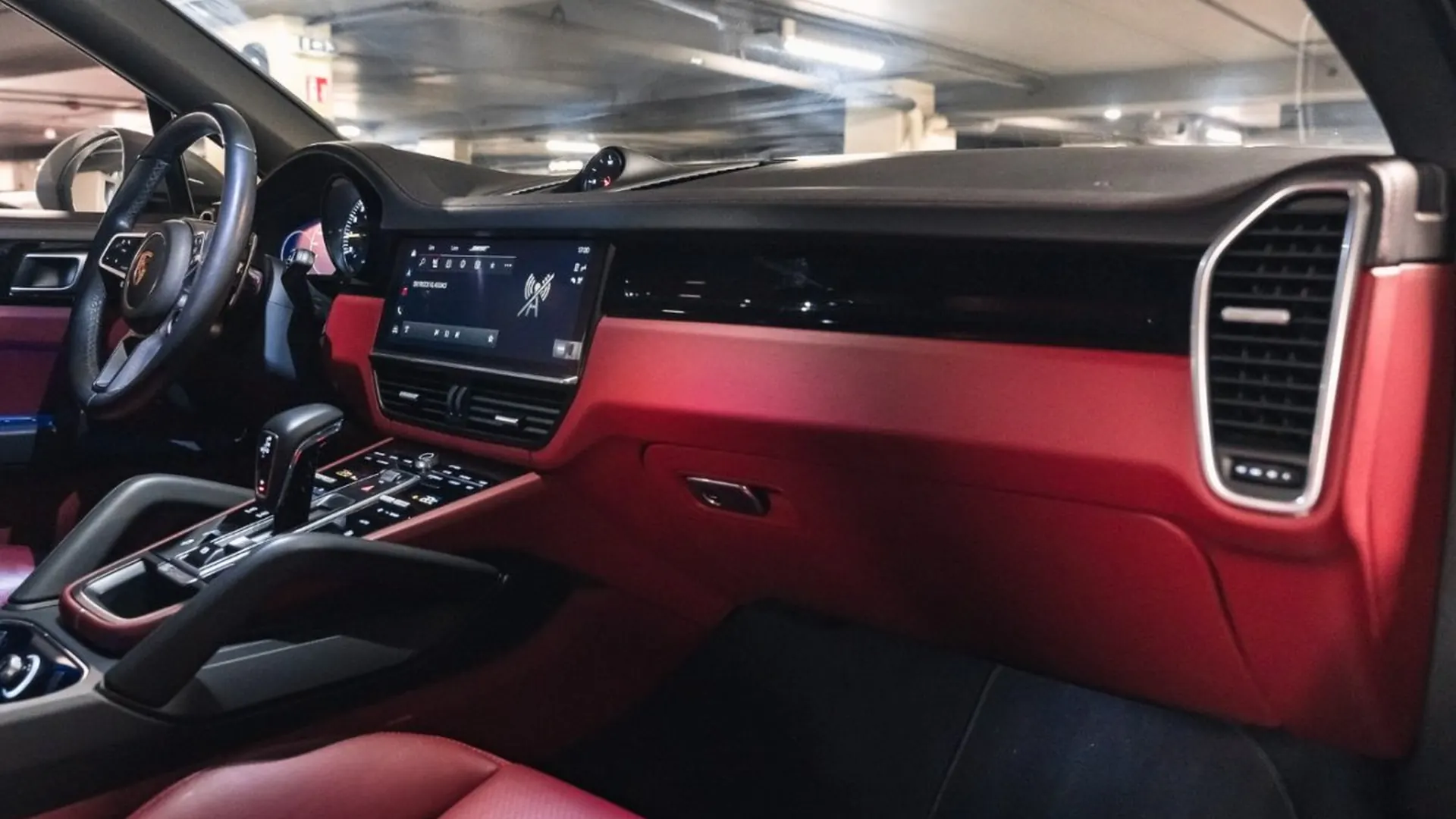 Porsche Cayenne — photo 45