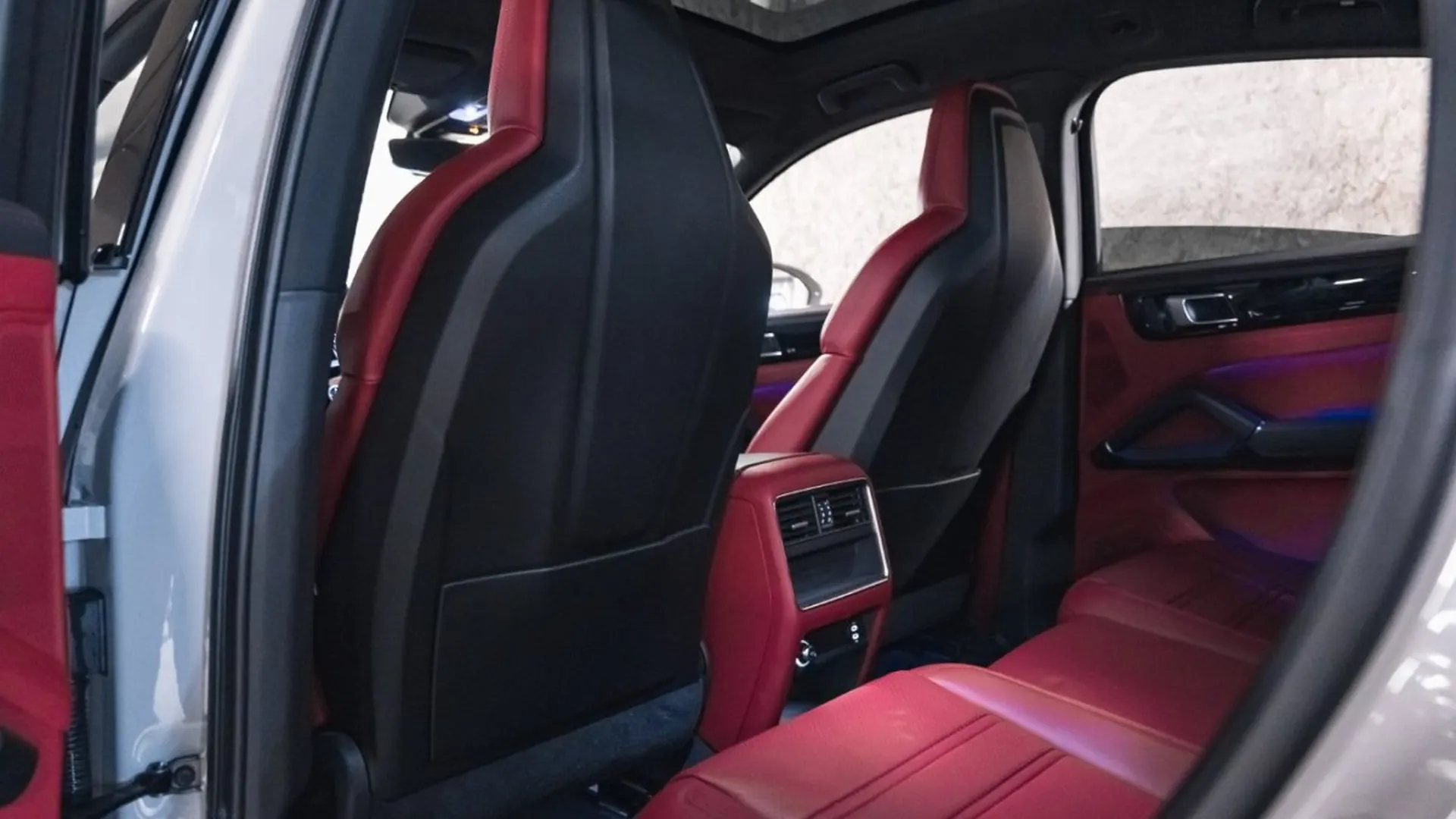 Porsche Cayenne — photo 47