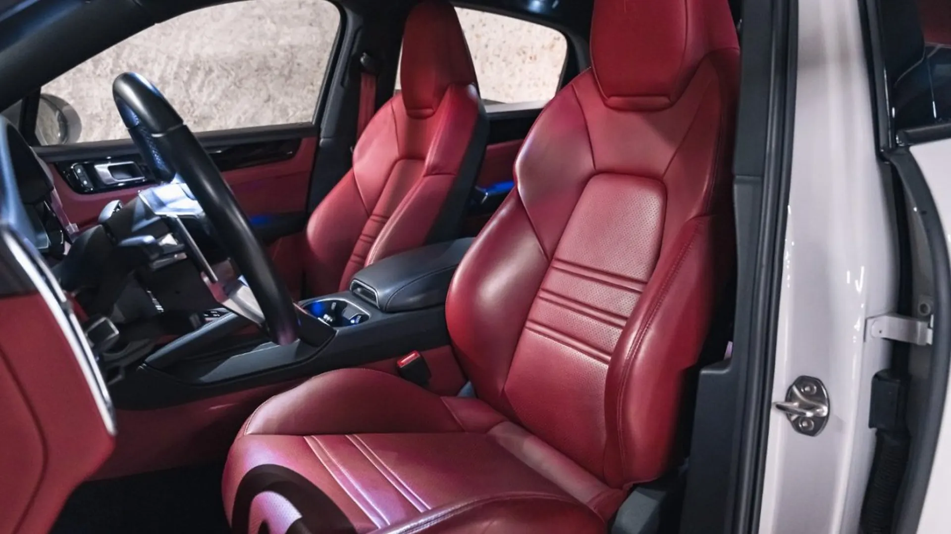 Porsche Cayenne — photo 30