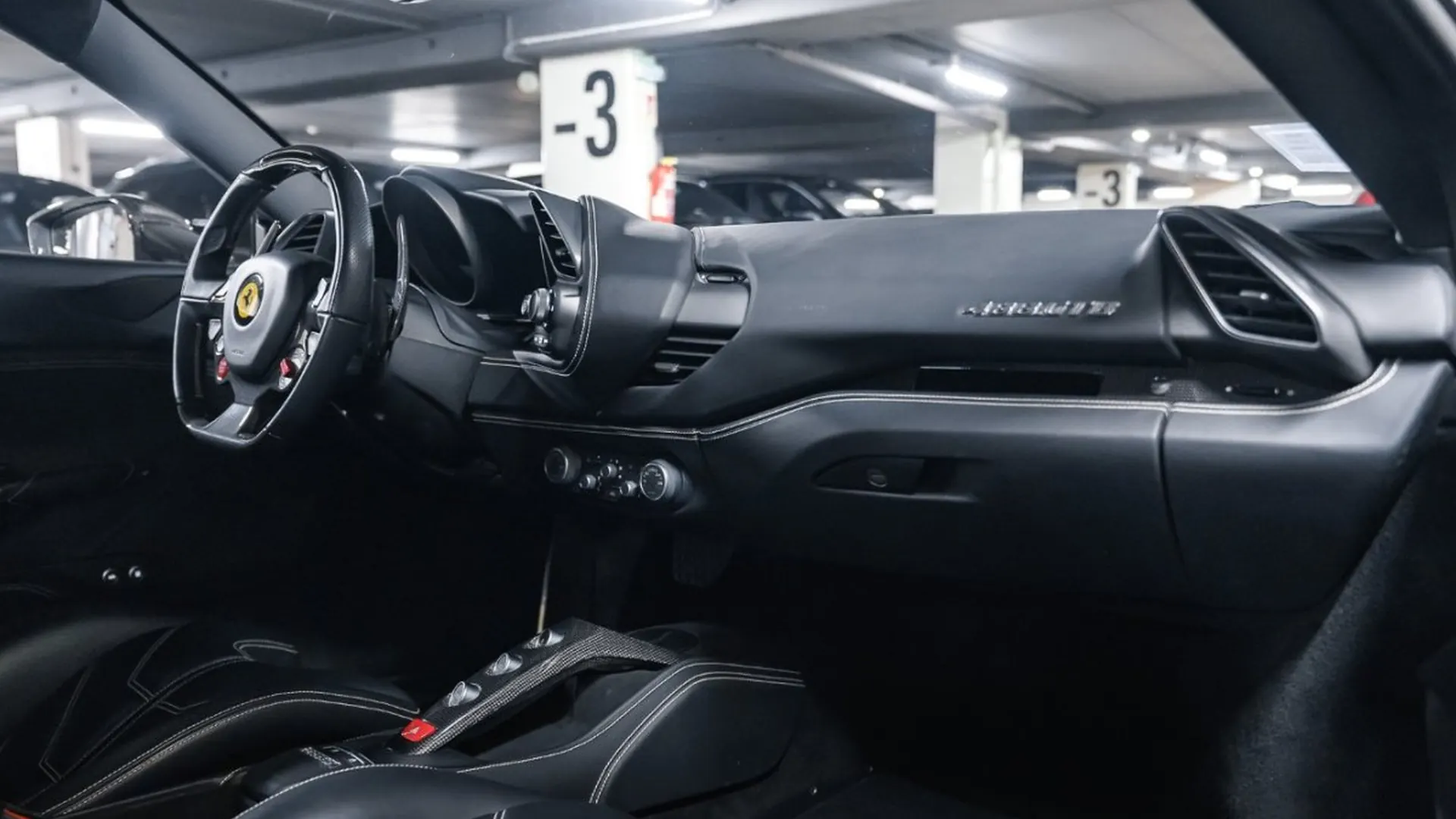 Ferrari 488 — photo 42