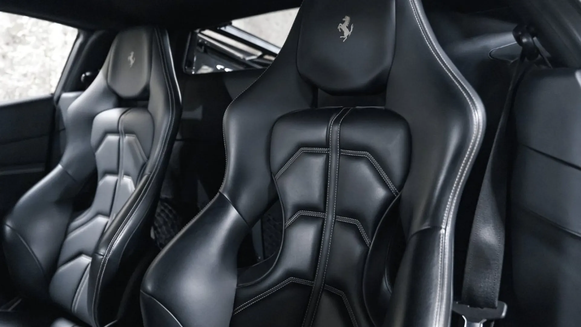 Ferrari 488 — photo 29
