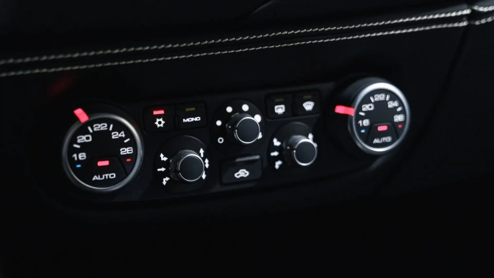 Ferrari 488 — photo 39