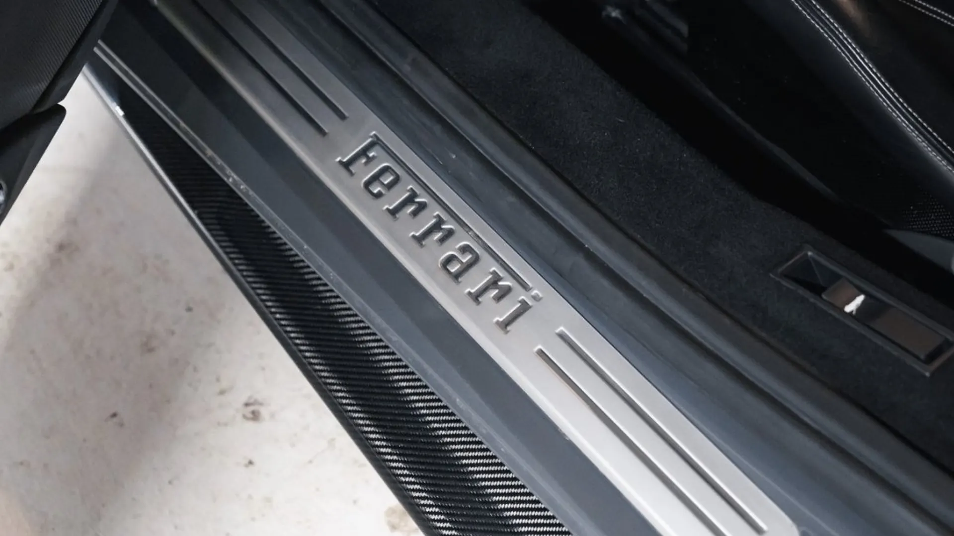 Ferrari 488 — photo 27