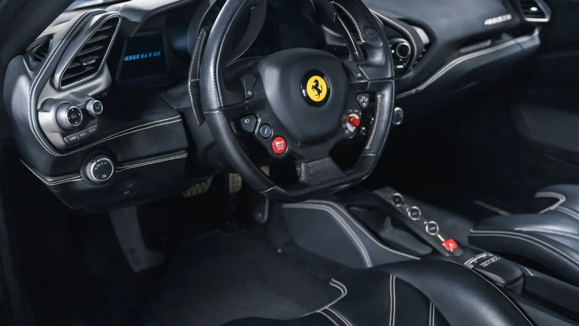 Ferrari 488 — photo 33