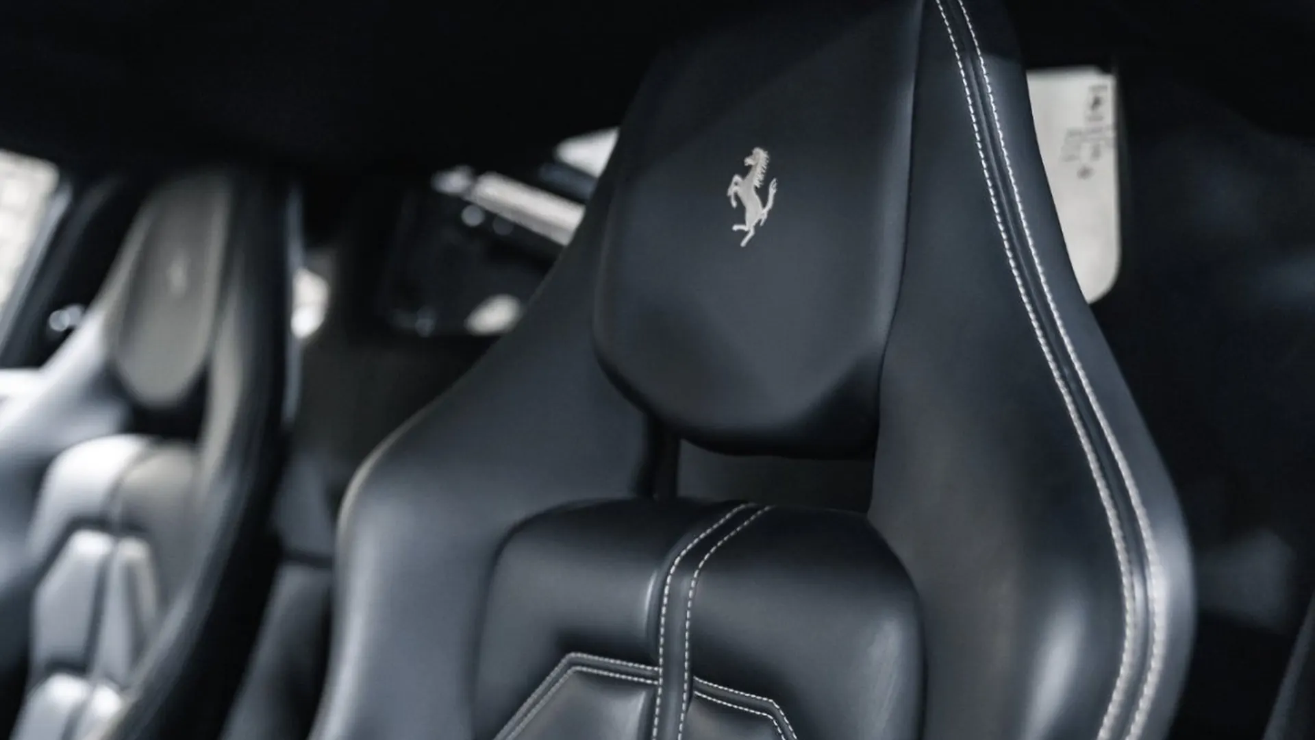 Ferrari 488 — photo 30