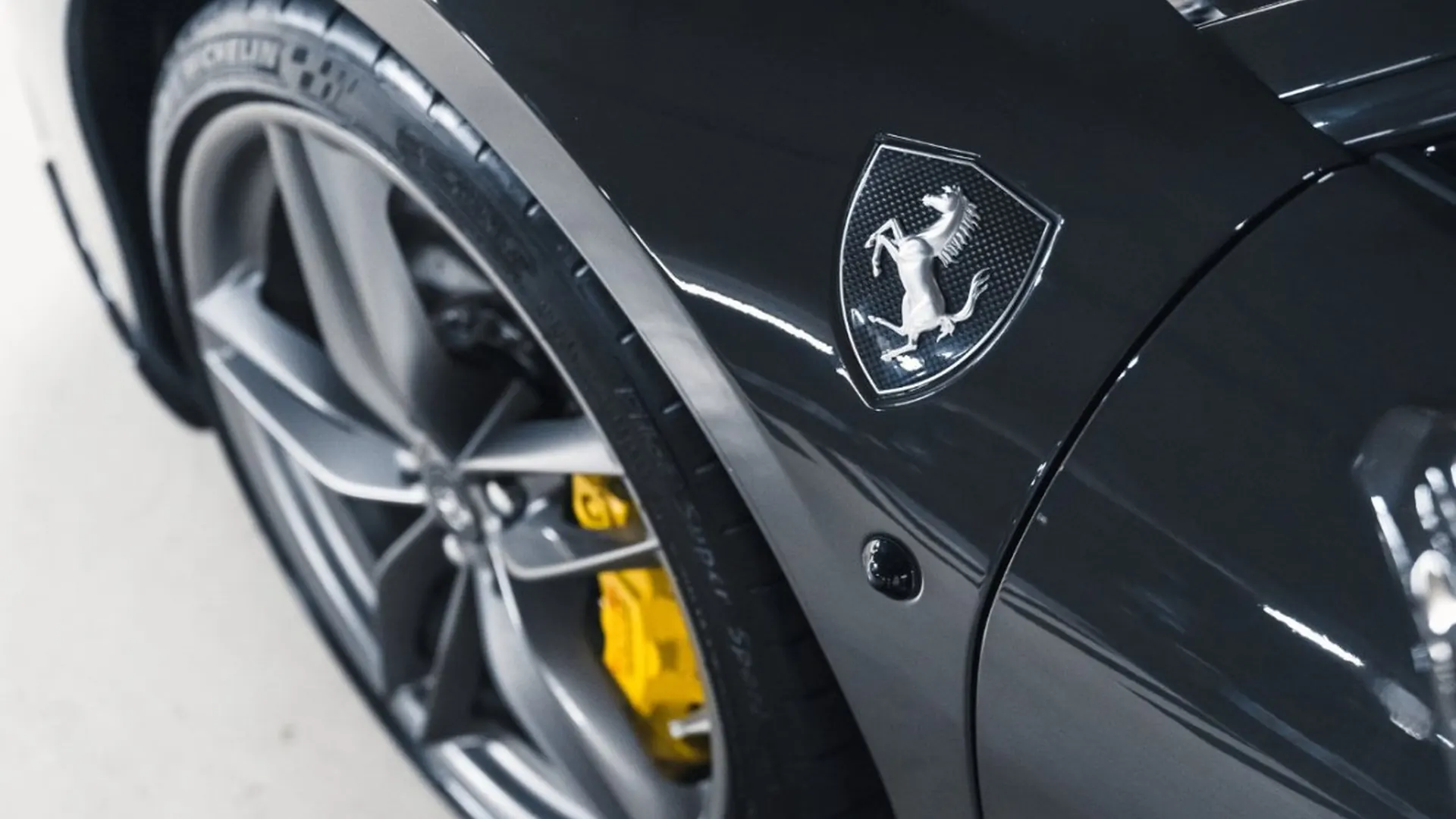 Ferrari 488 — photo 10