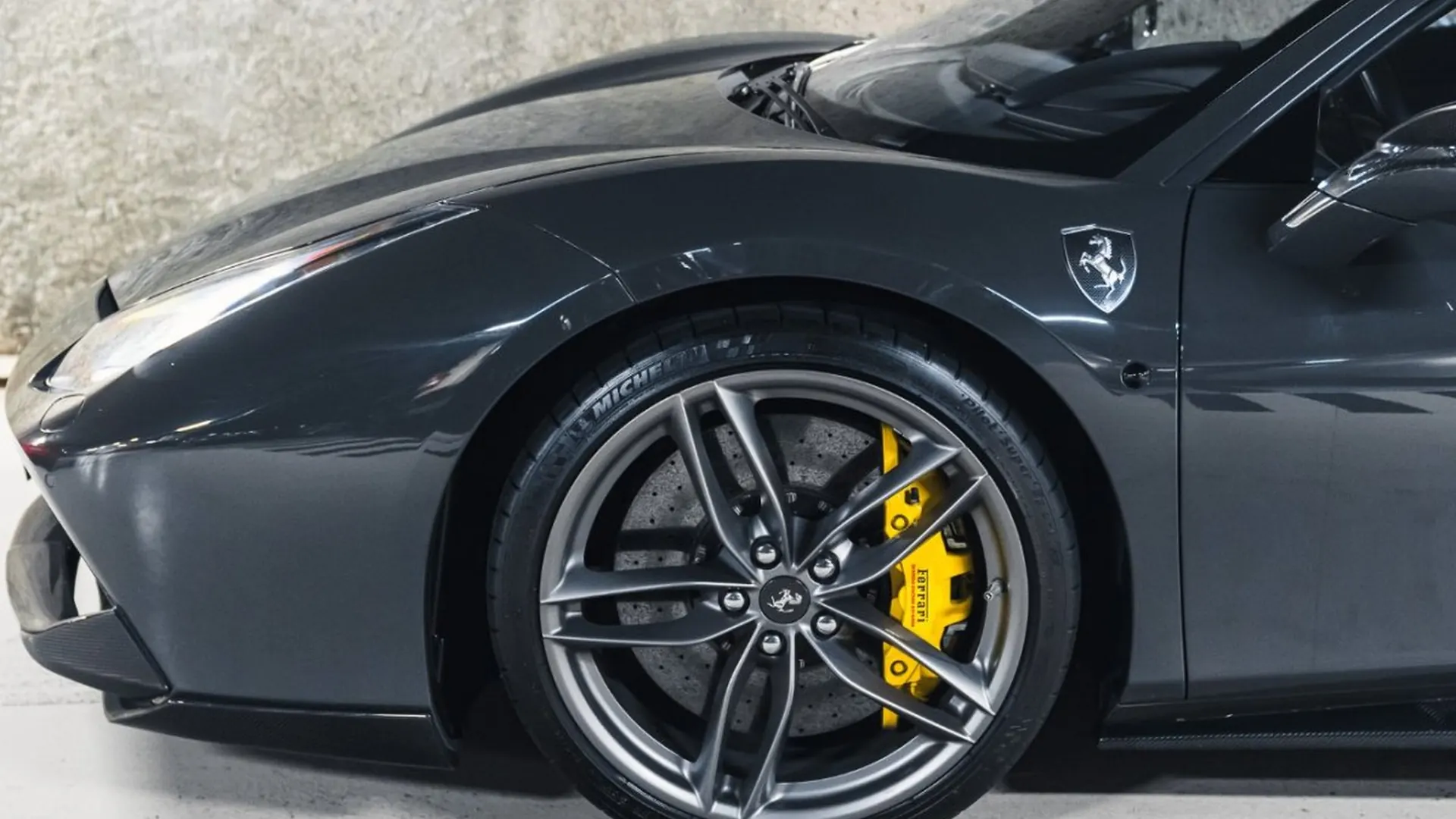 Ferrari 488 — photo 8