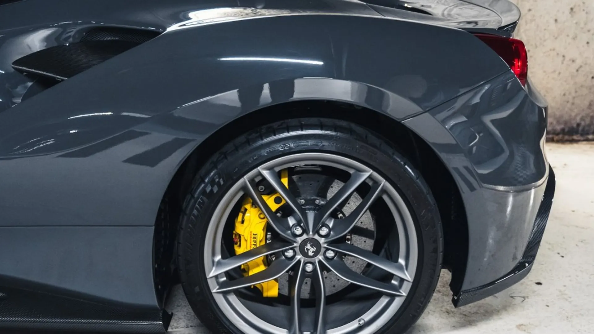 Ferrari 488 — photo 13