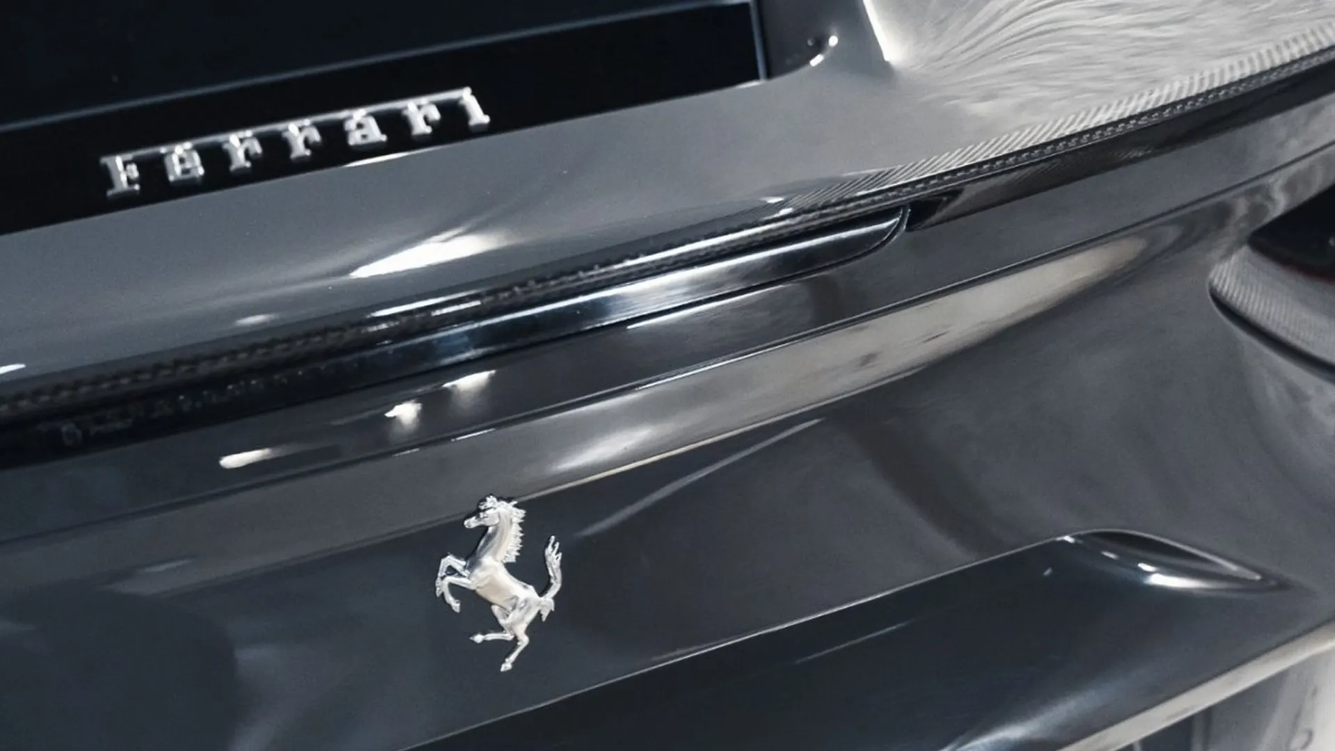 Ferrari 488 — photo 19