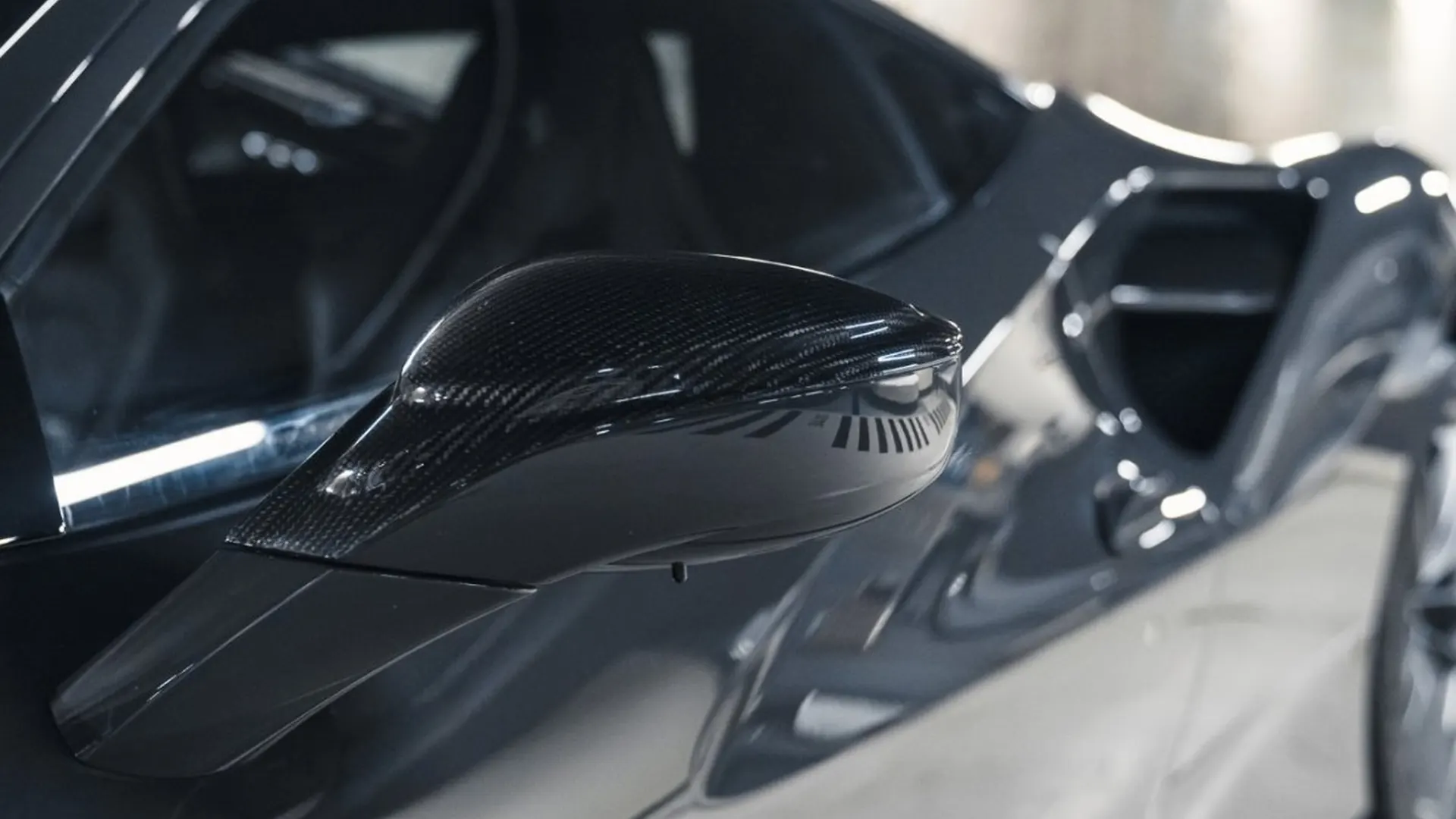 Ferrari 488 — photo 9