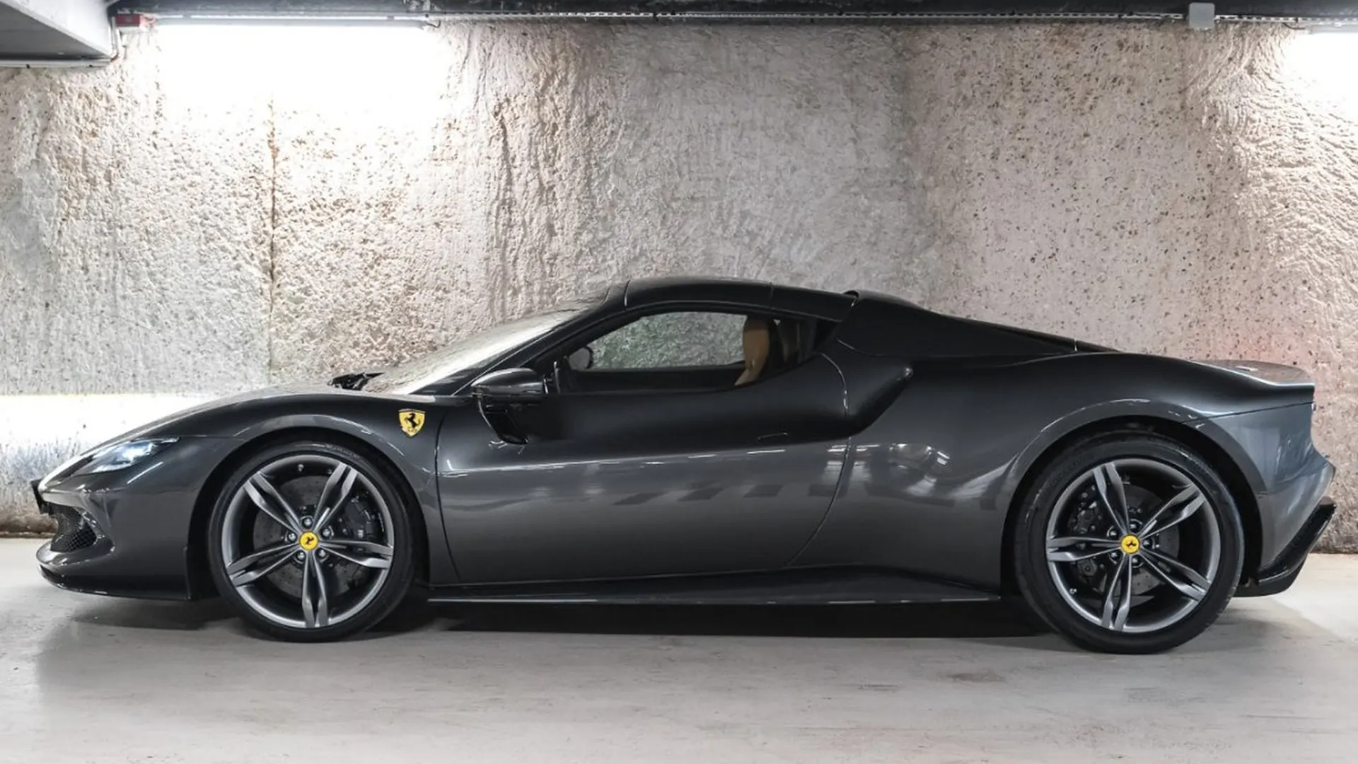Ferrari 296 — photo 9