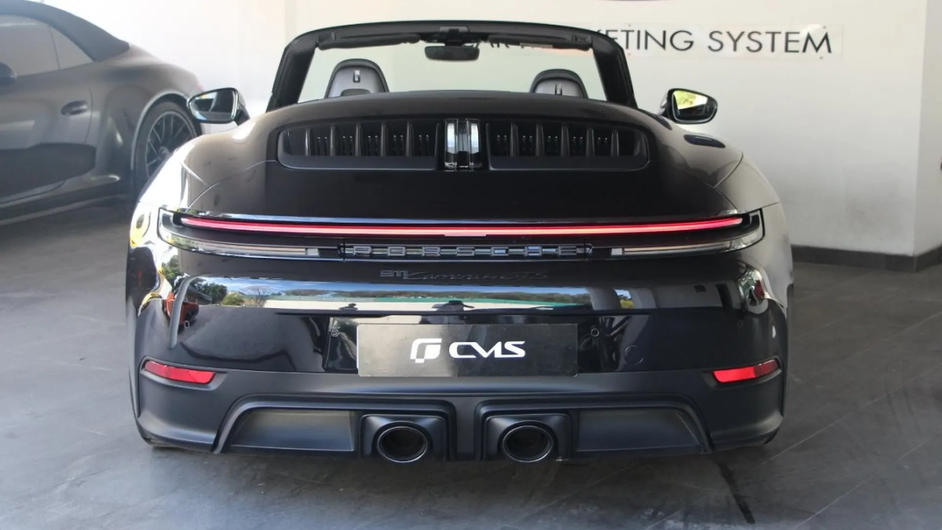Porsche 911 — photo 7
