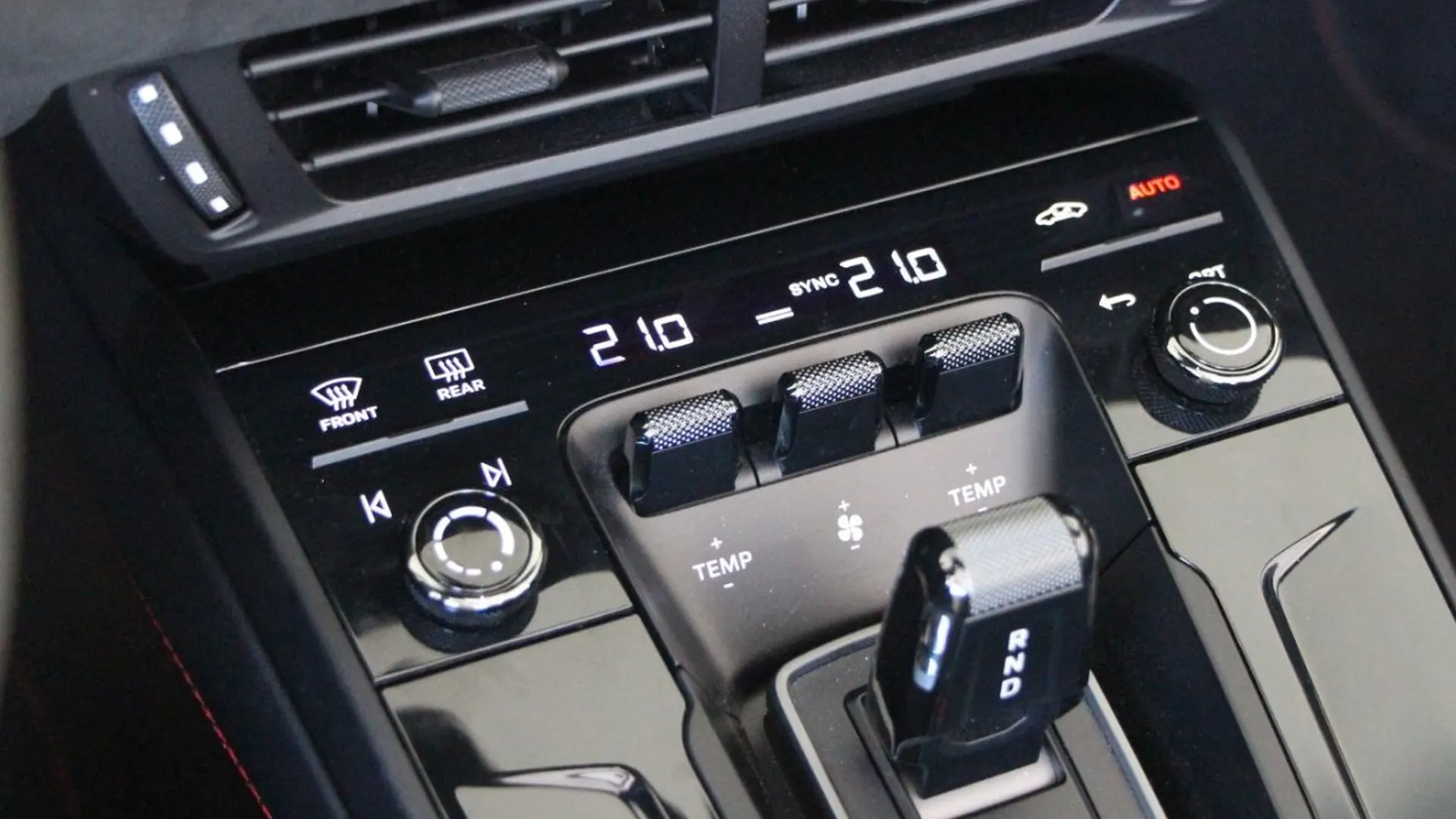 Porsche 911 — photo 31