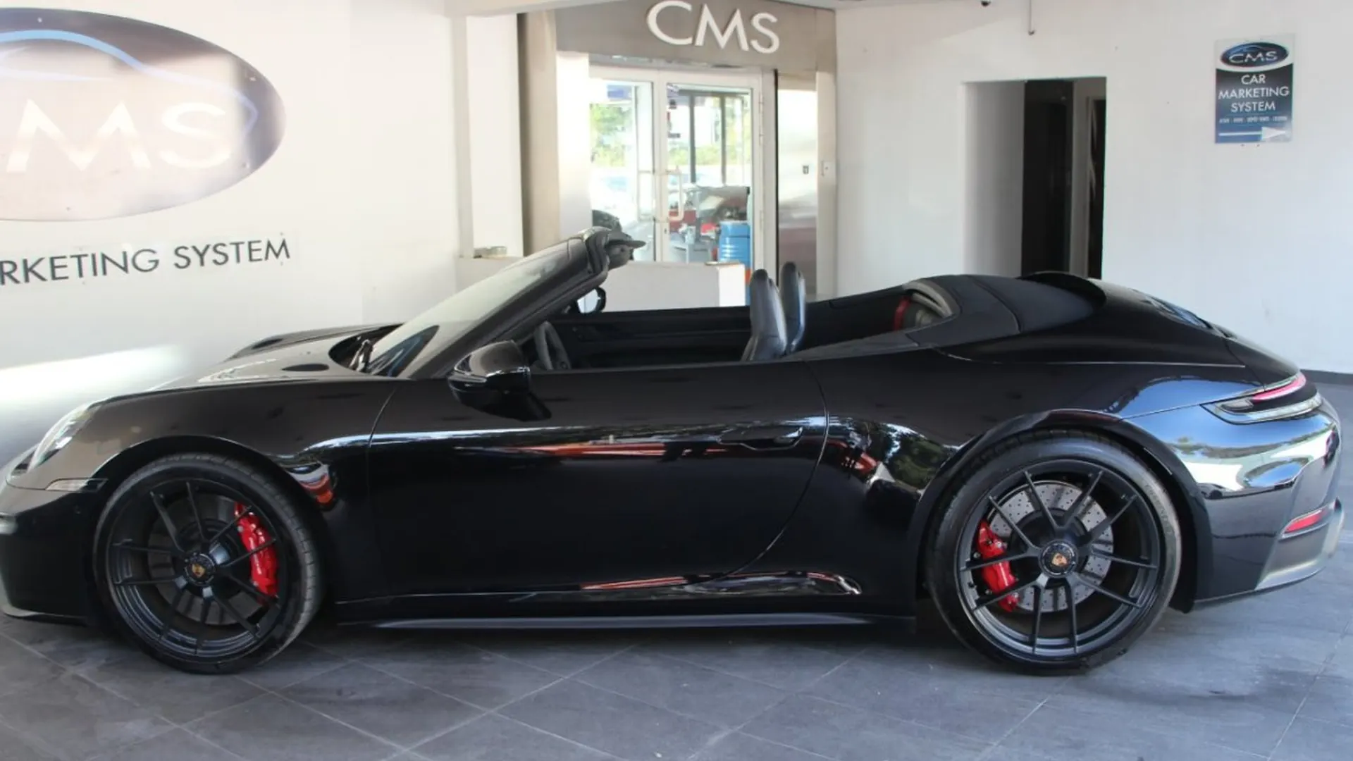 Porsche 911 — photo 9
