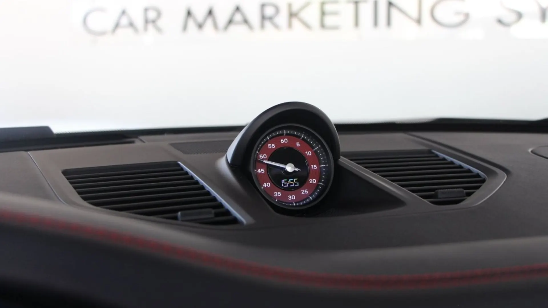 Porsche 911 — photo 25
