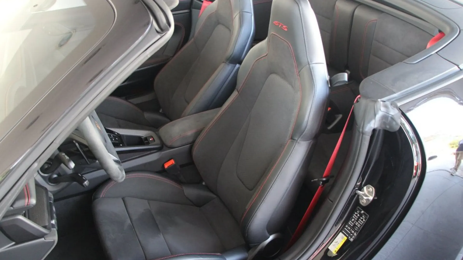 Porsche 911 — photo 12