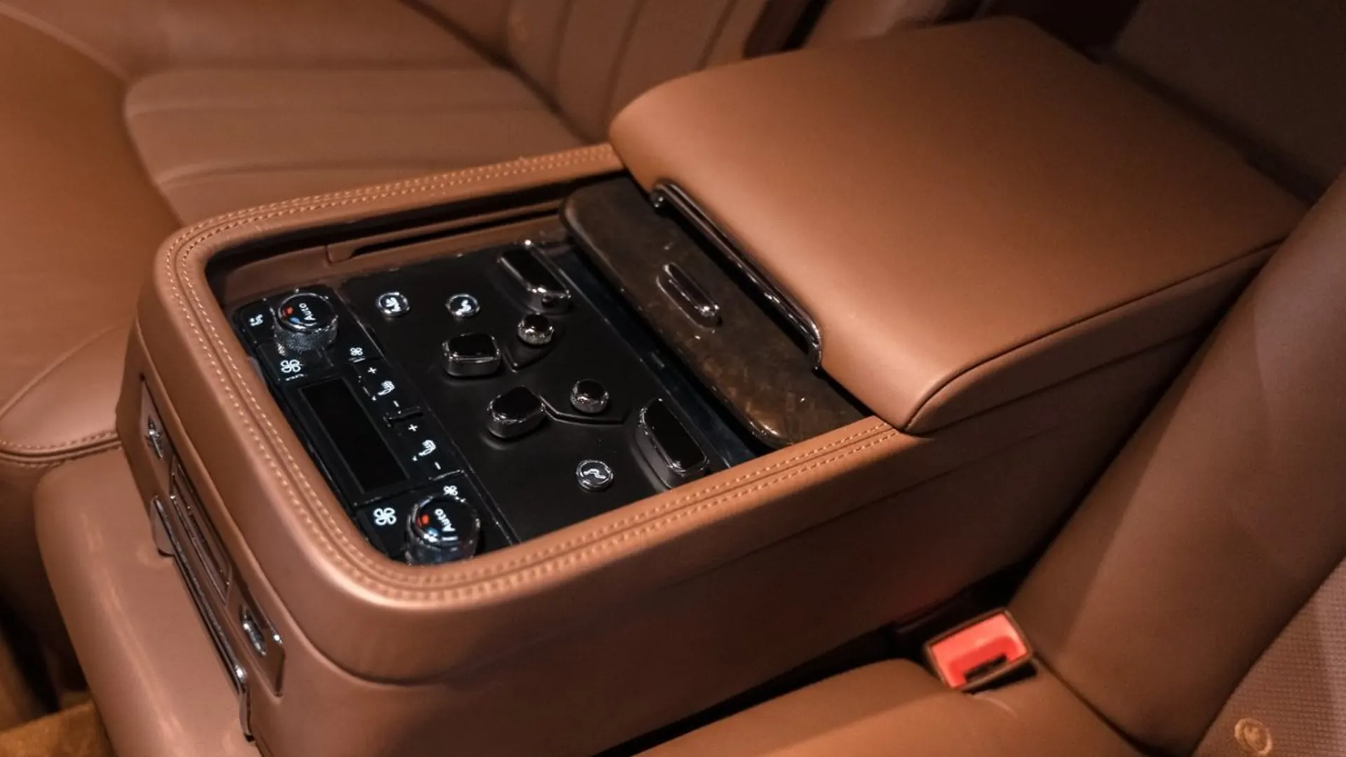 Bentley Mulsanne — photo 45