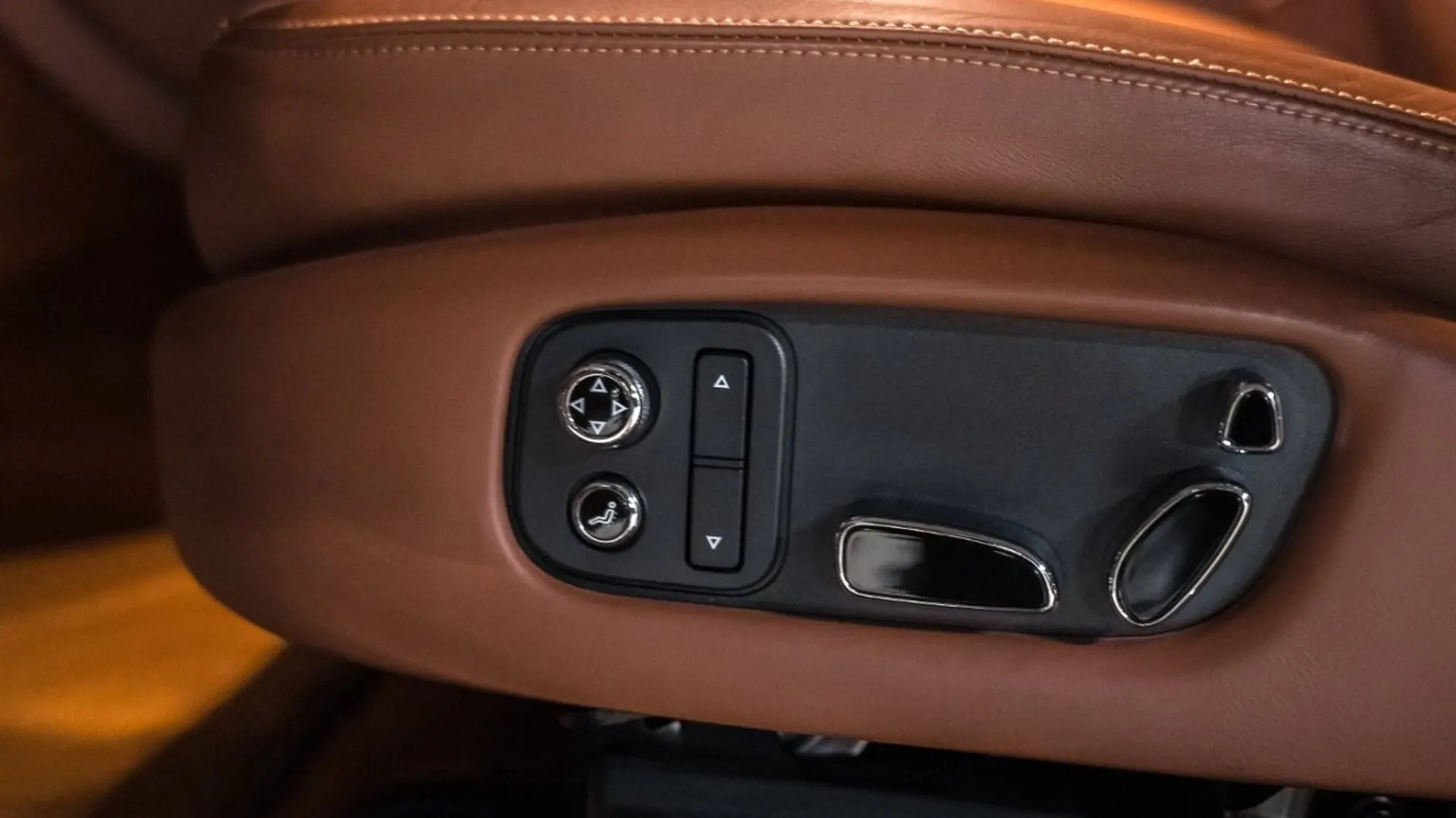 Bentley Mulsanne — photo 24