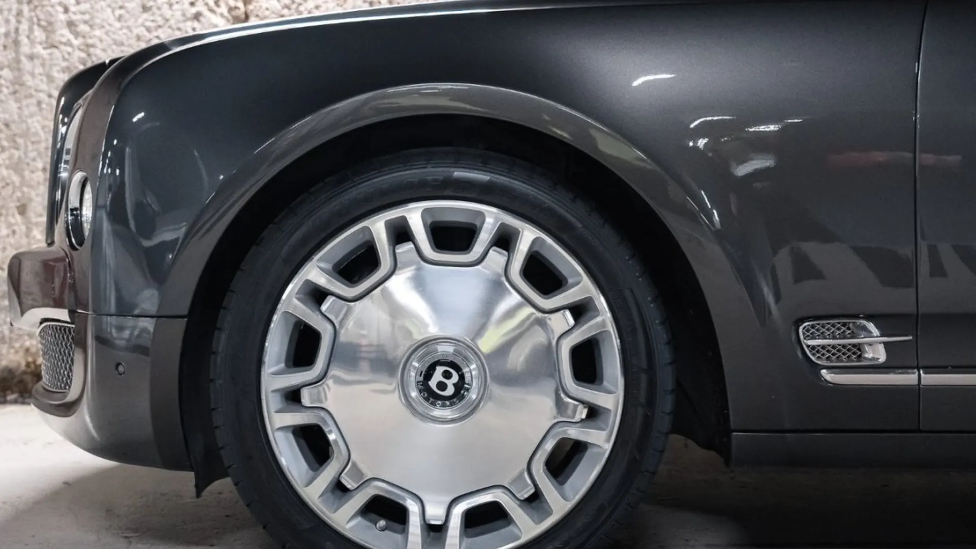 Bentley Mulsanne — photo 8