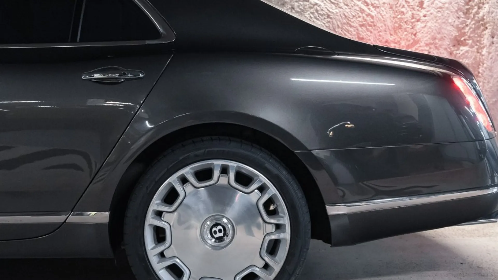 Bentley Mulsanne — photo 11