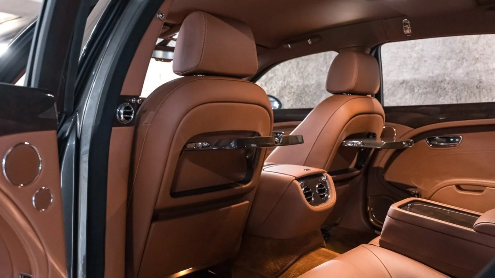 Bentley Mulsanne — photo 41