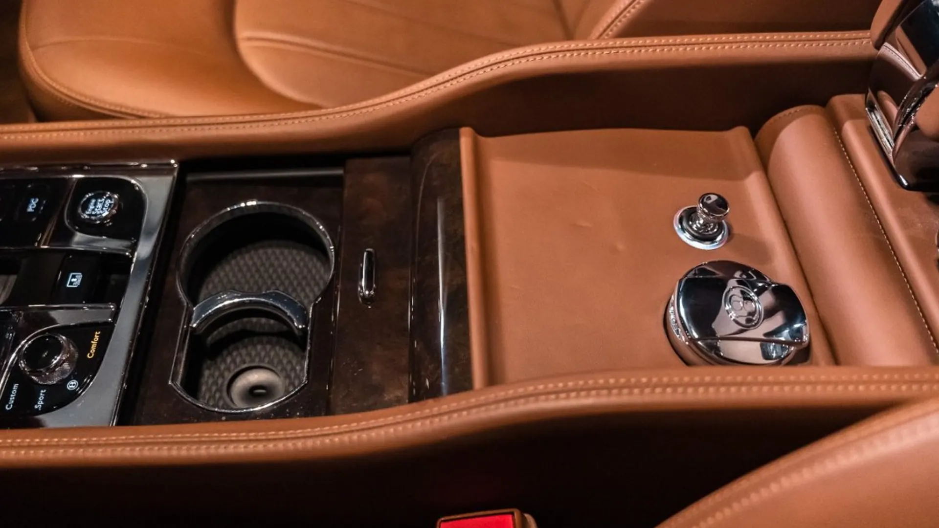 Bentley Mulsanne — photo 38