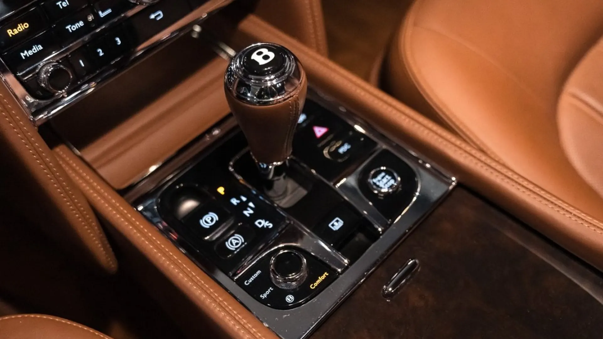 Bentley Mulsanne — photo 36